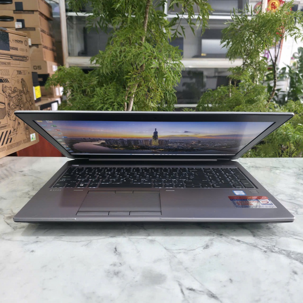 HP ZBook 15 G5 CORE I7-8850H RAM 16GB { MÁY TRẠM ĐỒ HỌA GIÁ RẺ } SSD 512GB VÀ 500GB HDD Quadro P1000 4GB MÀN HÌNH : 15.6 Inch FHD IPS