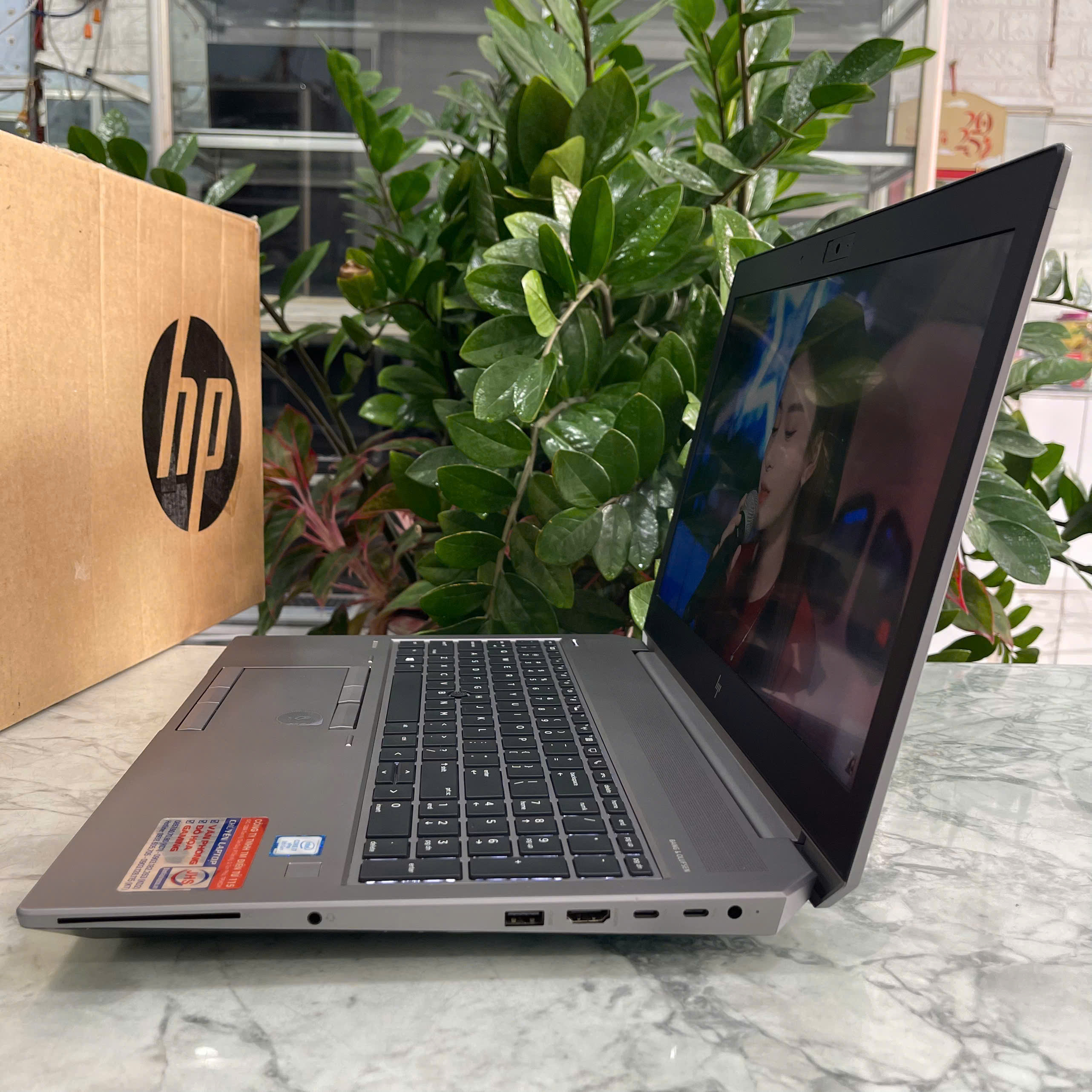 HP ZBook 15 G6 Core I7-9850H Ram 32GB Ssd 512GB Và 1.000GB HDD Quadro T2000(4GB GDDR5) Màn hình : 15.6 Inch FHD IPS