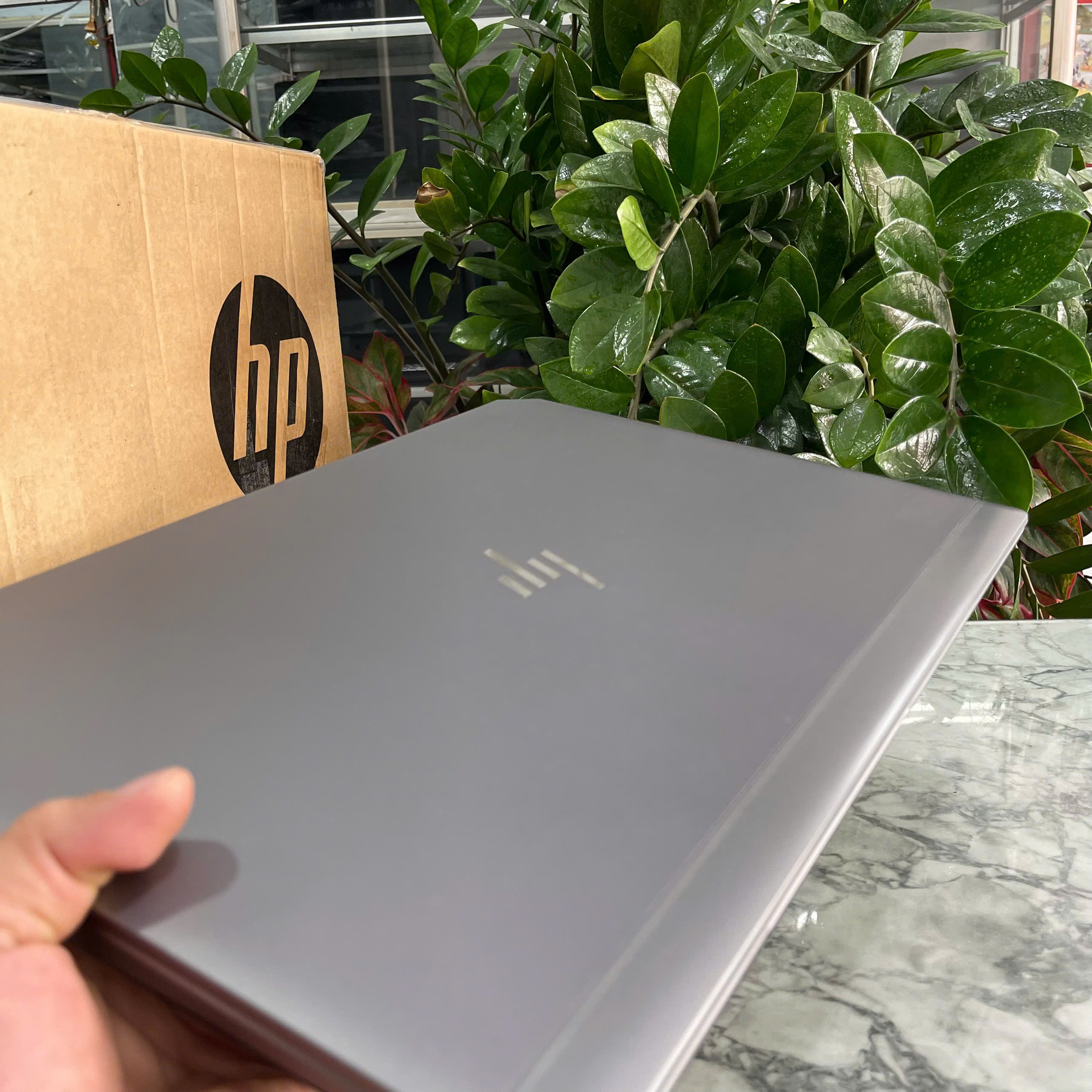 HP ZBook 15 G6 Core I7-9850H Ram 32GB Ssd 512GB Và 1.000GB HDD Quadro T2000(4GB GDDR5) Màn hình : 15.6 Inch FHD IPS