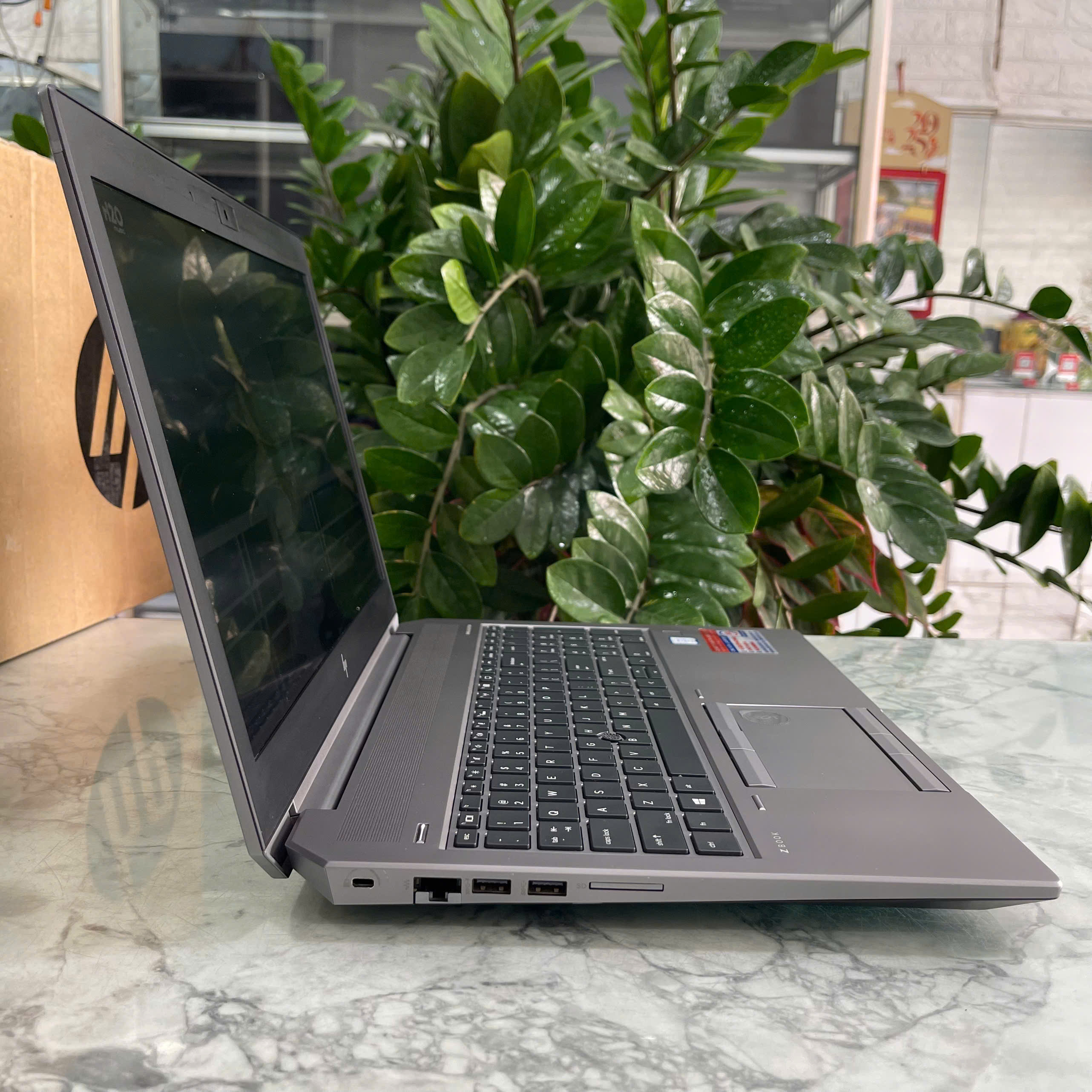 HP ZBook 15 G6 Core I7-9850H Ram 32GB Ssd 512GB Và 1.000GB HDD Quadro T2000(4GB GDDR5) Màn hình : 15.6 Inch FHD IPS