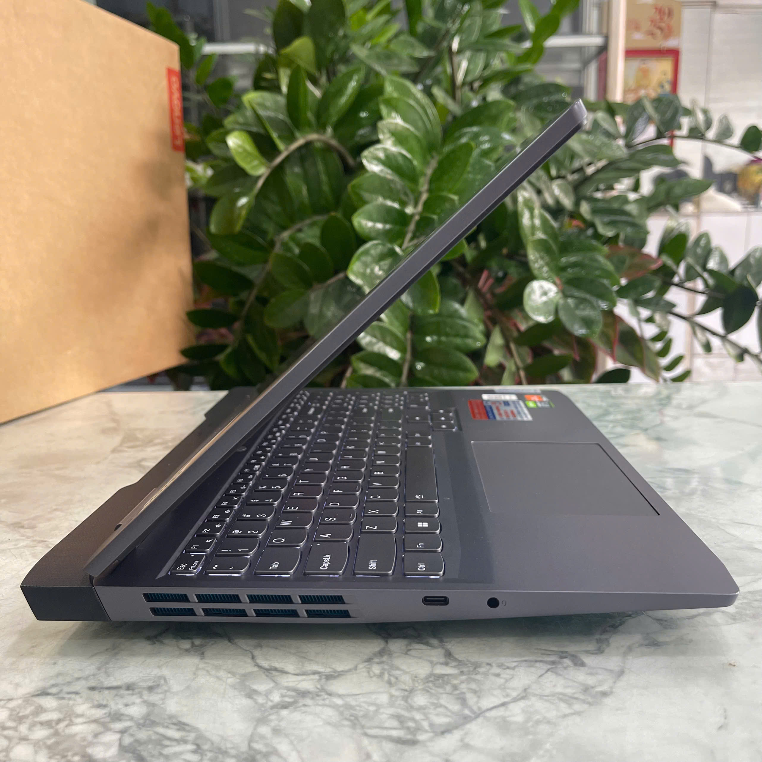  Lenovo 15APH8 (Máy LikeNew) Ryzen 7- 7840HS Ram 16GB Ssd 512GB RTX 4060 8GB Màn Hình 15.6 Inch IPS FHD 144Hz