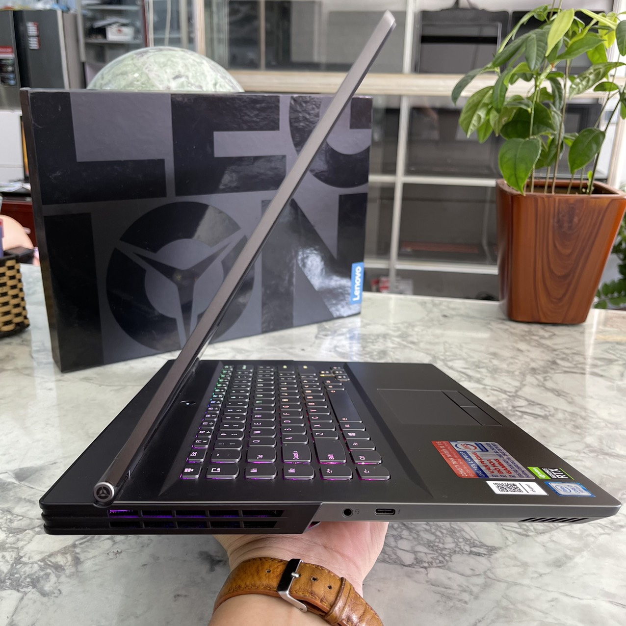 Lenovo Gaming Legion Y740-15IRHg Máy LikeNew Core I7-9750H Ram16gb Ssd  1.000gb Và 1.000gb Hdd Card RTX2060 6GB Màn Hình 15.6" Fhd IPS 165Hz