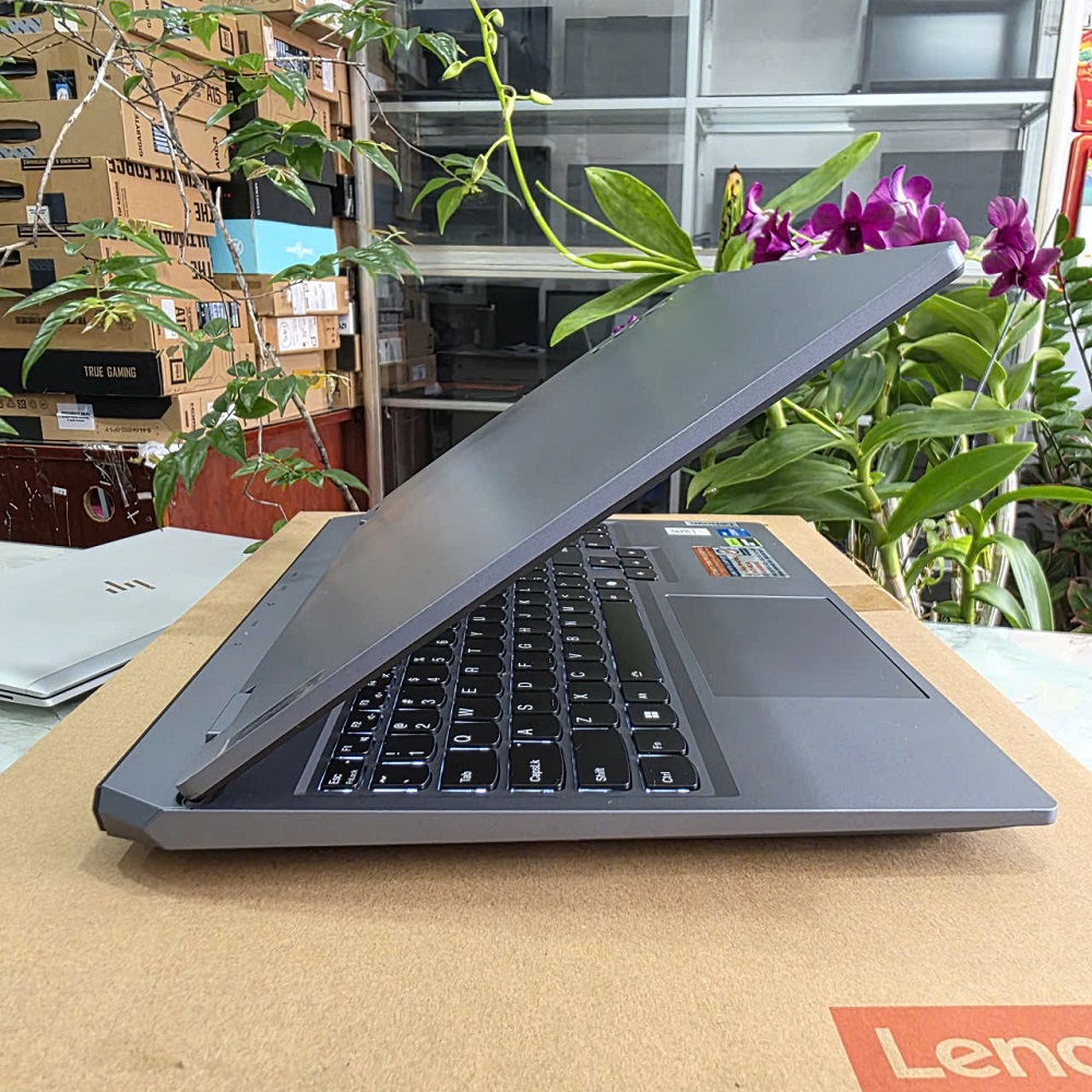 Lenovo Gaming LOQ 15IAX9 CORE I5-12450HX RAM 12GB SSD 512GB RTX 3050 6GB MÀN HÌNH : 15.6 Inch IPS 144Hz