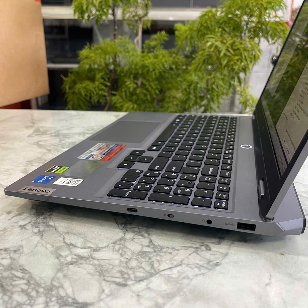 Lenovo Gaming LOQ 15IAX9 CORE I5-12450HX RAM 12GB SSD 512GB RTX 4050 6GB MÀN HÌNH : 15.6 Inch IPS FHD 144Hz