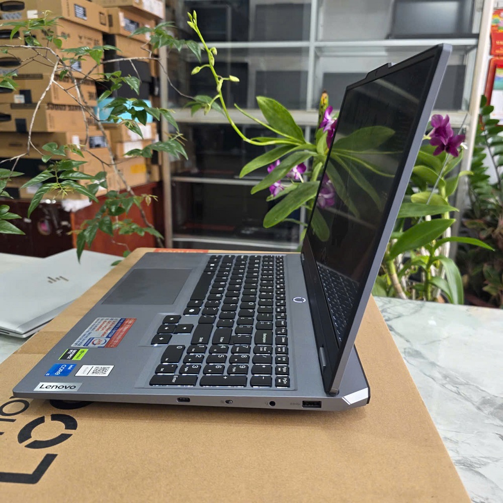 Lenovo Gaming LOQ 15IAX9 CORE I5-12450HX RAM 12GB SSD 512GB RTX 3050 6GB MÀN HÌNH : 15.6 Inch IPS 144Hz