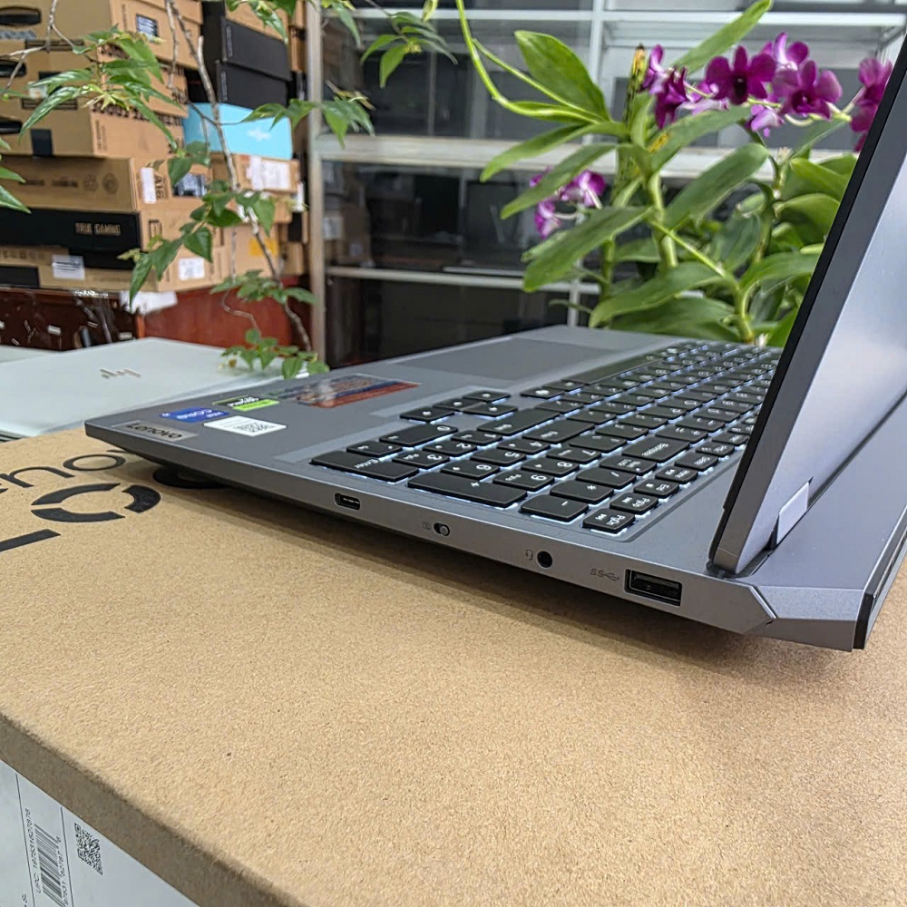 Lenovo Gaming LOQ 15IAX9 CORE I5-12450HX RAM 12GB SSD 512GB RTX 3050 6GB MÀN HÌNH : 15.6 Inch IPS 144Hz