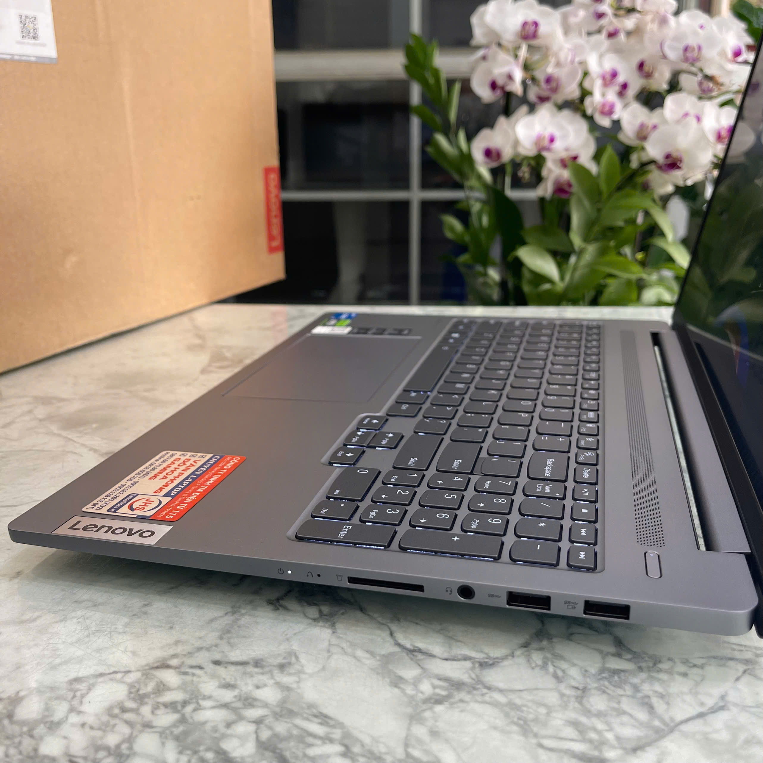 Lenovo Ideapad 5 Pro 16IRH8  Máy LikeNew-Còn Bảo Hành Hãng  Core I5-13500H RAM 16Gb SSD 1.000GB RTX 3050 6GB MÀN HÌNH :  16 Inch 2.5K 120Hz