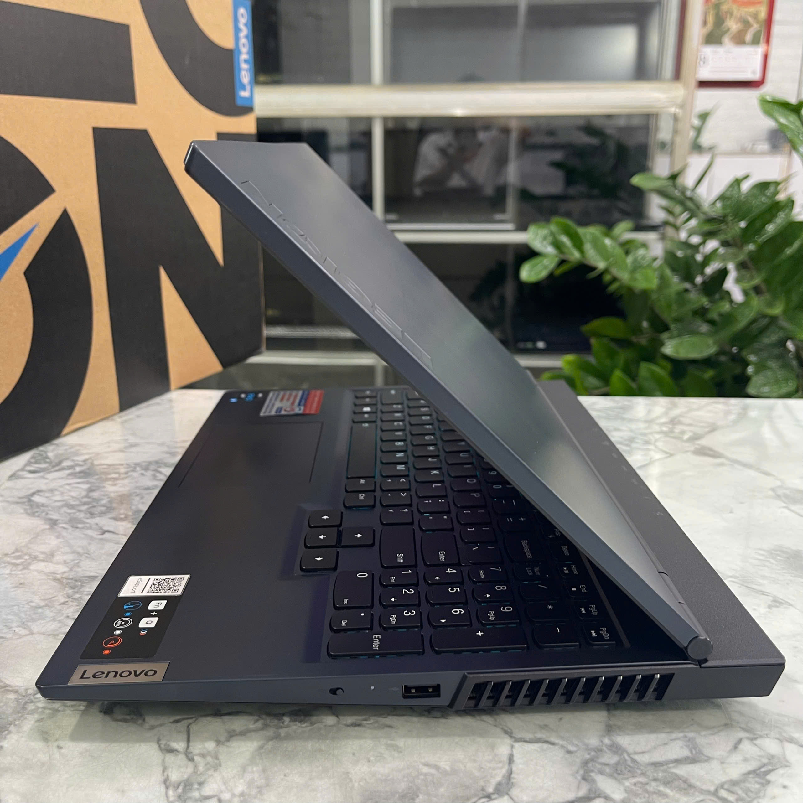 Lenovo Legion 5 15ITH6 Máy LikeNew  Core i7-11800H RAM 16GB/ SSD 512gb/ NVIDIA RTX 3050 Ti 4GB Màn Hình 15.6''Inch IPS 165Hz