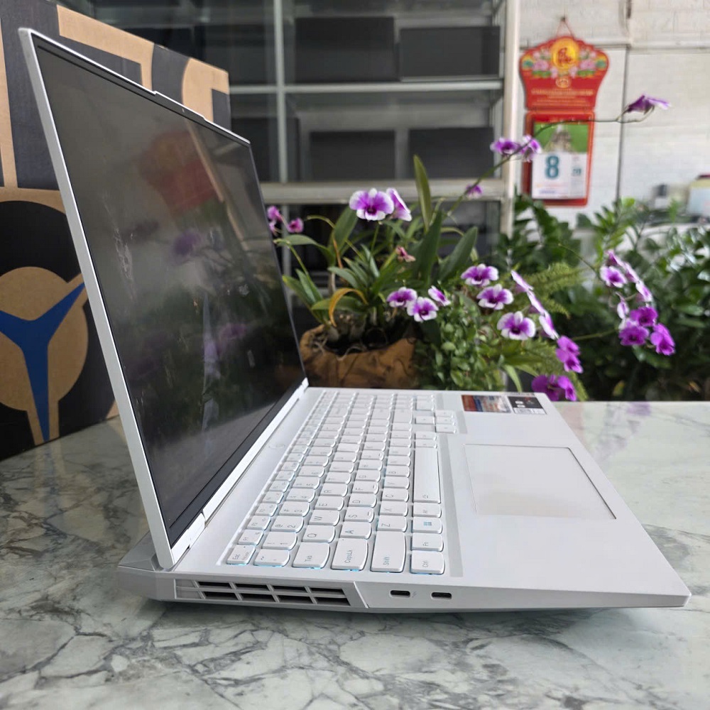 Lenovo Legion 5 Pro 16IAH7H Máy LikeNew - BẢO HÀNH HÃNG  CORE I7-12700H RAM 16GB  SSD 512GB VÀ SSD 512GB  RTX 3070Ti 8GB GDDR6 MÀN HÌNH :  16 Inch 2K 165Hz, 100% sRGB
