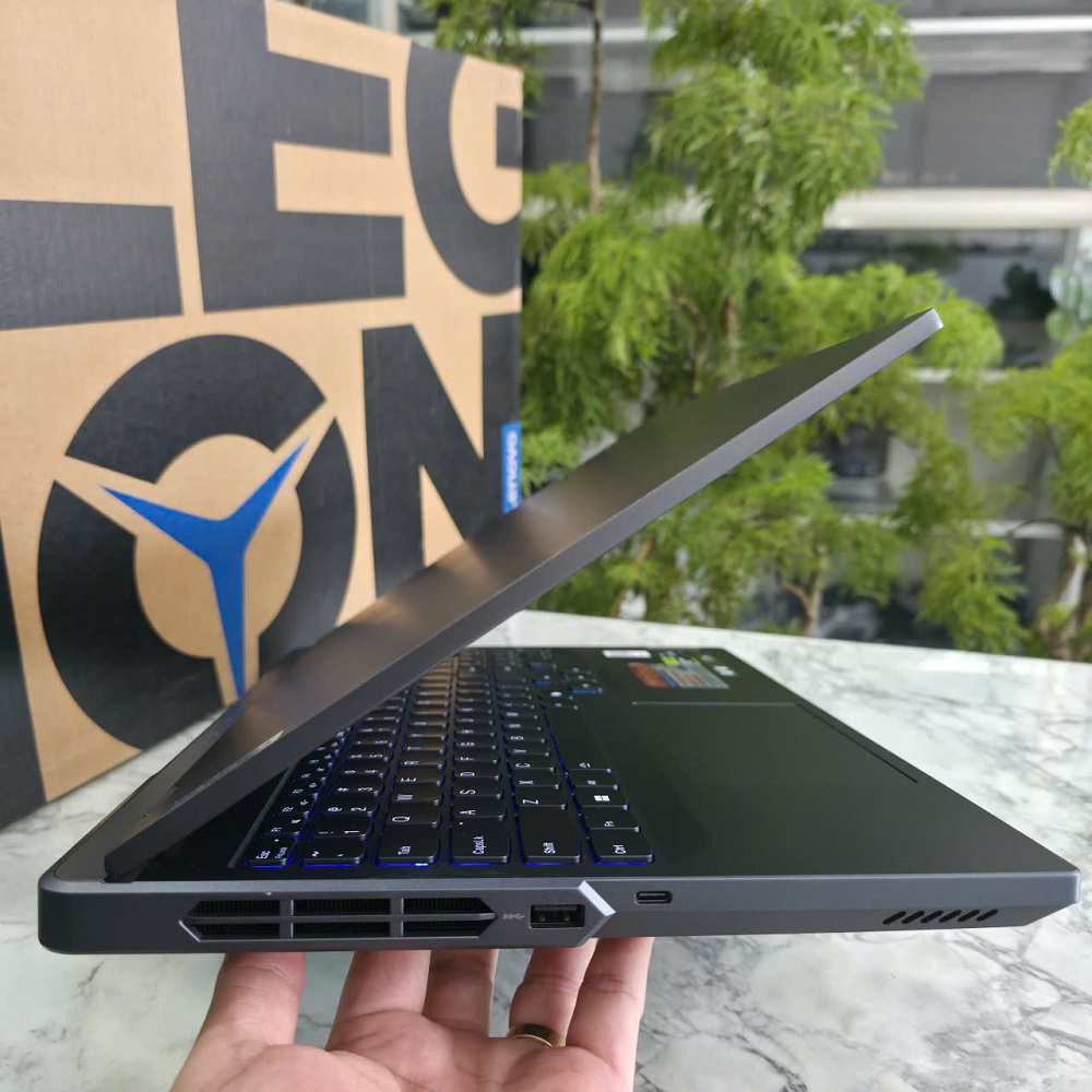  Lenovo Legion Pro 5 16IRX9 Máy LikeNew BẢO HÀNH HÃNG 2 NĂM CORE I9-14900HX RAM 32GB SSD 1.000GB RTX 4060 8GB GDDR6 MÀN HÌNH : 16 Inch WQXGA 240/165Hz 100% sRGB