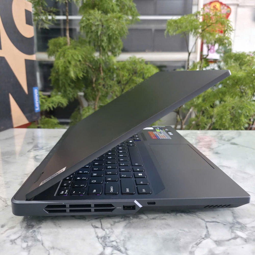  Lenovo Legion Pro 5 16IRX9 Máy LikeNew BẢO HÀNH HÃNG 2 NĂM CORE I9-14900HX RAM 32GB SSD 1.000GB RTX 4060 8GB GDDR6 MÀN HÌNH : 16 Inch WQXGA 240/165Hz 100% sRGB