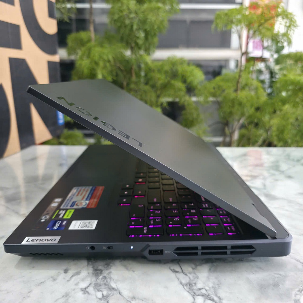  Lenovo Legion Pro 5 16IRX9 Máy LikeNew BẢO HÀNH HÃNG 2 NĂM CORE I9-14900HX RAM 32GB SSD 1.000GB RTX 4060 8GB GDDR6 MÀN HÌNH : 16 Inch WQXGA 240/165Hz 100% sRGB