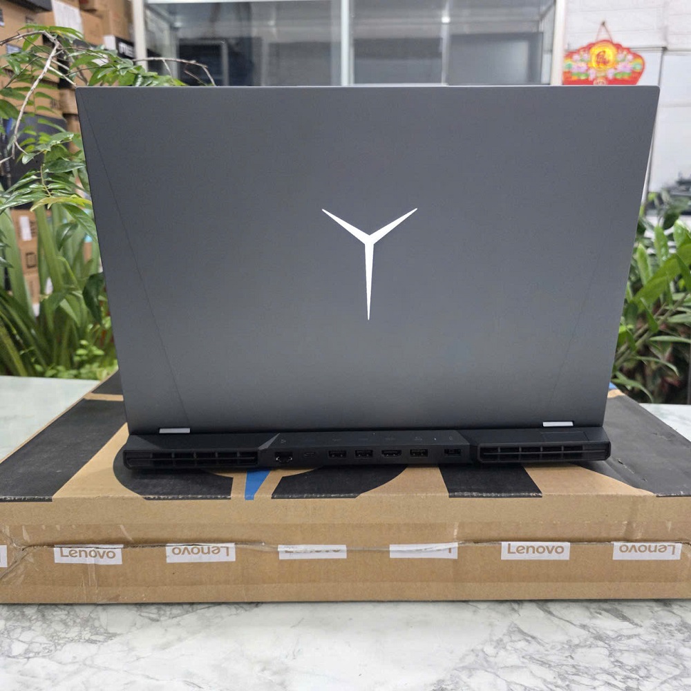 LENOVO LEGION R9000P 2021H RYZEN 7 5800H RAM 16G SSD 512GB NVIDIA RTX 3060 6GB MÀN HÌNH : 16” 2,5K 165Hz
