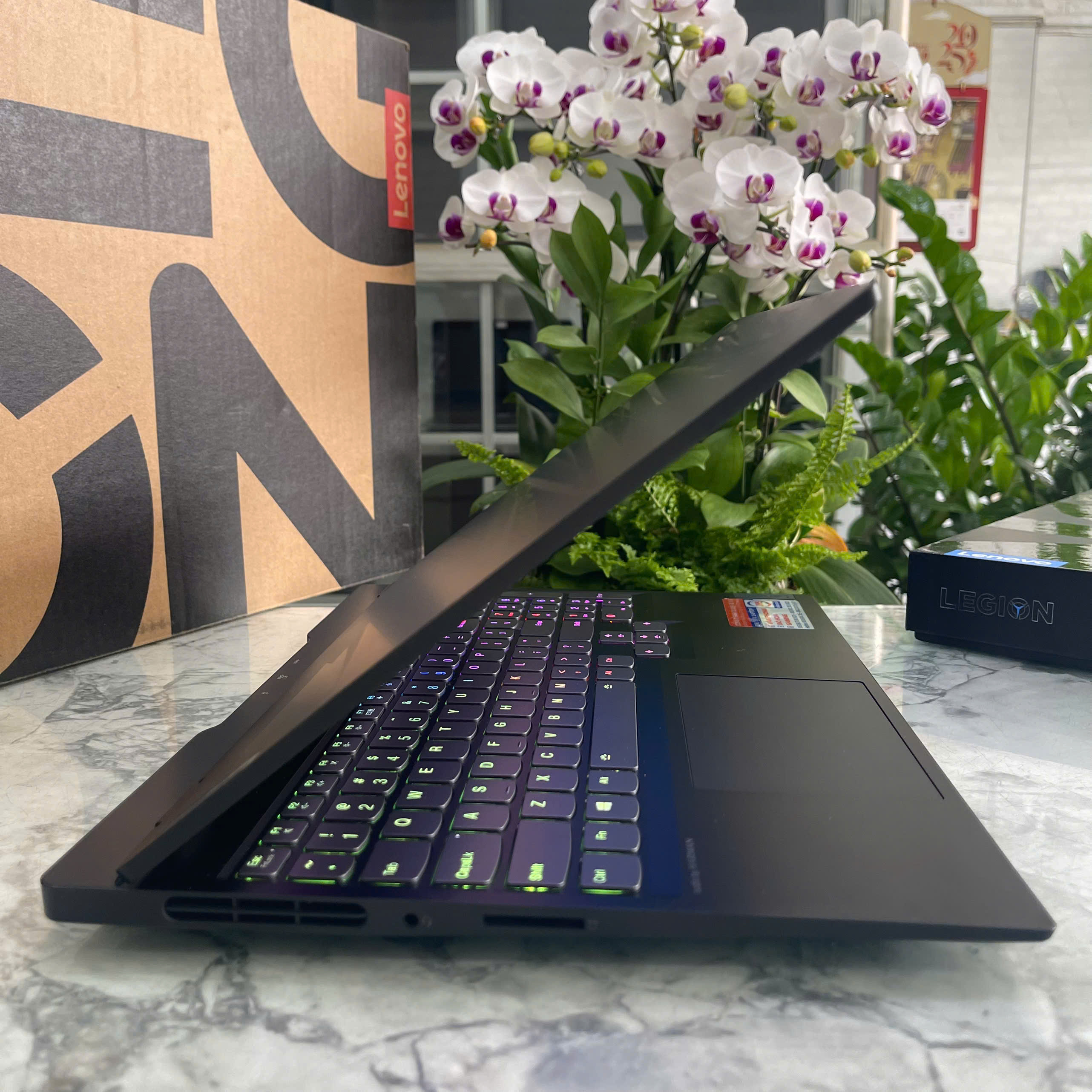 Lenovo  Legion S7 15ACH6 Máy LikeNew Ryzen 7 5800H RAM 16GB SSD  512GB RTX 3060 6GB Màn Hình : 15.6" 4K 60Hz 