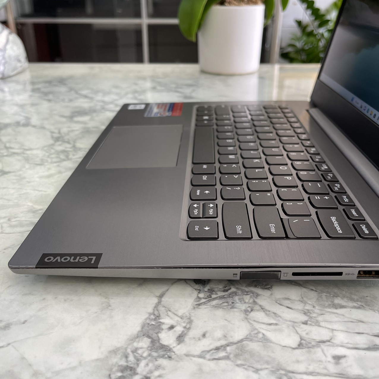 Lenovo ThinkBook 14-IML (20RV001MSB ) Máy LikeNew  Core I7-10510U Ram 8gb Ssd 512gb Màn Hình 14”Inch Fhd IPS