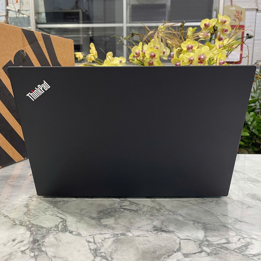 Lenovo Thinkpad P14s Gen 1 CORE I7-10510U RAM 16GB SSD 512GB Quadro T520 MÀN HÌNH : 14 Inch FHD IPS
