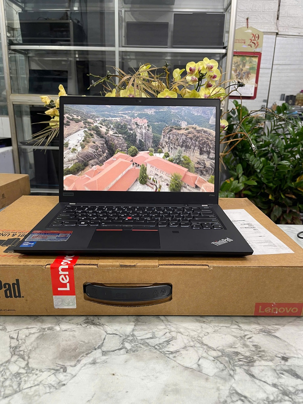 Lenovo Thinkpad P14s Gen 2 CORE I7-1185G7 RAM 16GB SSD 512GB Quadro T500 4GB MÀN HÌNH : 14 Inch FHD IPS Touch 