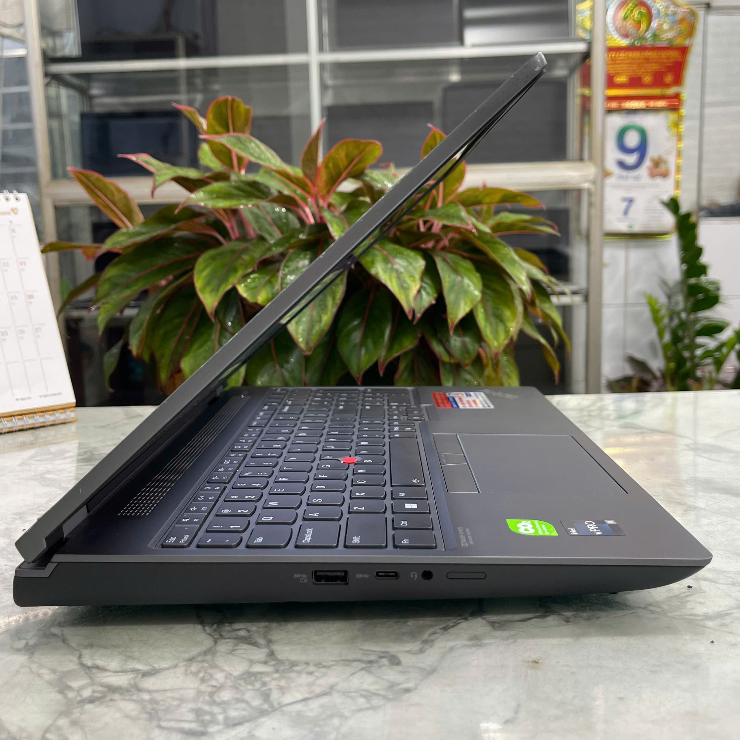 Lenovo ThinkPad P16 Gen1 Core I7-12850HX RAM 32GB SSD 512GB Card RTX A1000 4Gb Màn Hình 16"Inch FHD+.