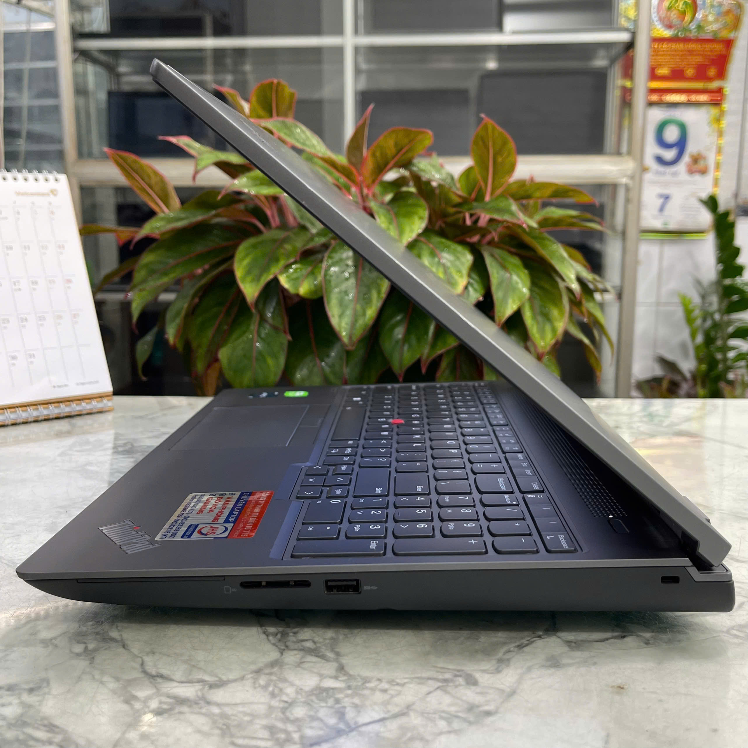 Lenovo ThinkPad P16 Gen1 Core I7-12850HX RAM 32GB SSD 512GB Card RTX A1000 4Gb Màn Hình 16"Inch FHD+.