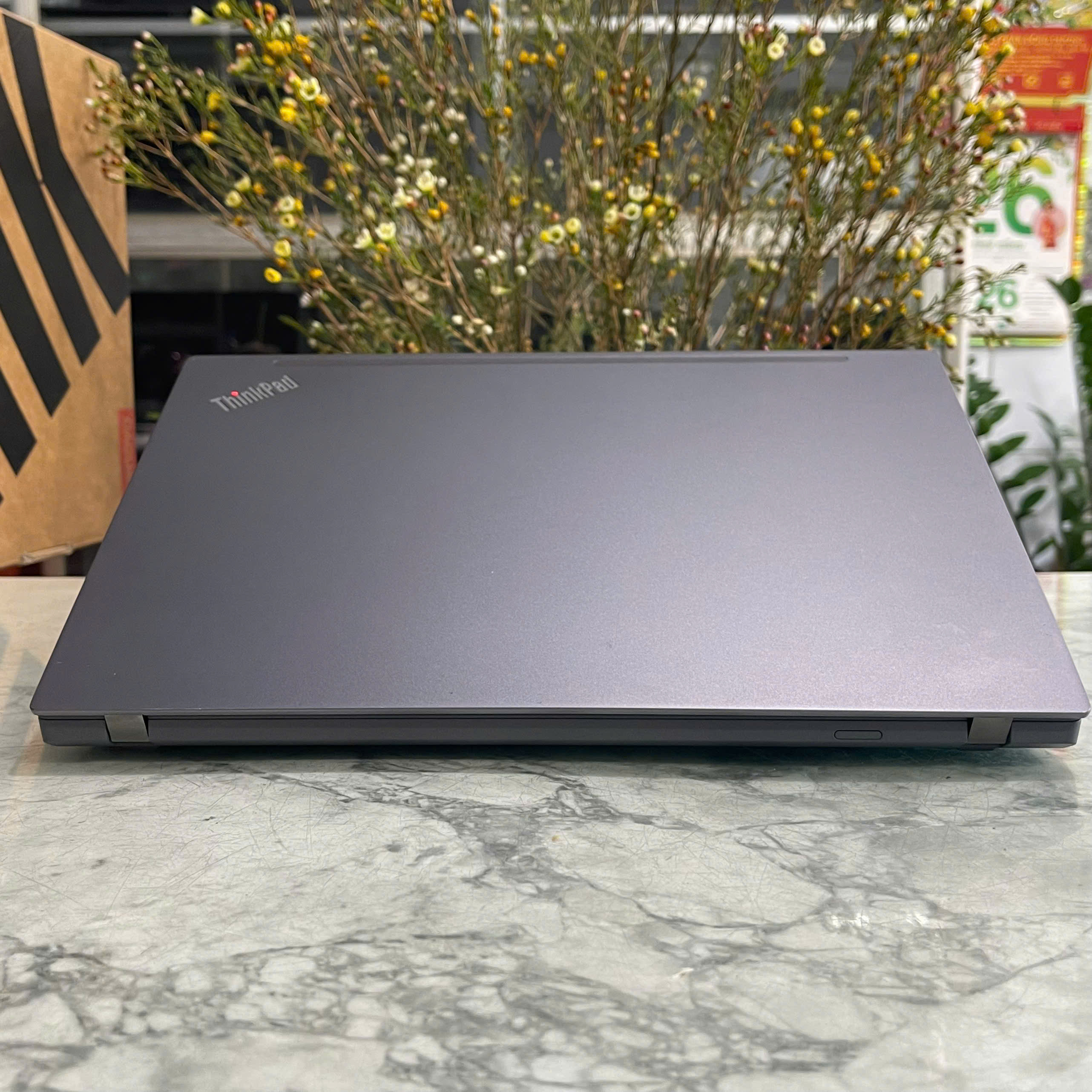 Lenovo ThinkPad T14 Gen 2 Core I7-1165G7 Ram 16gb Ssd 512gb Nvidia T500 4GB Màn Hình 14.0" Fhd IPS 