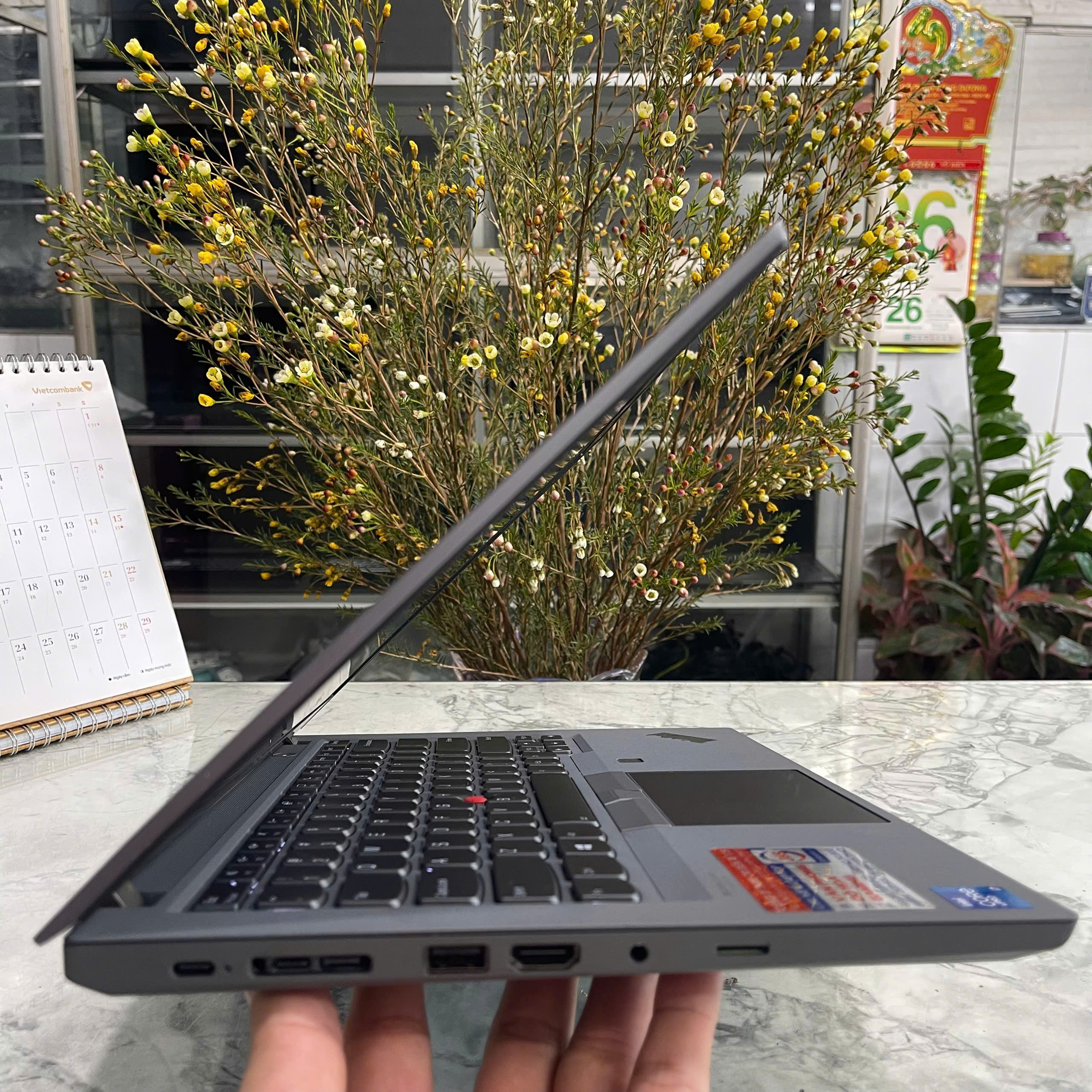 Lenovo ThinkPad T14 Gen 2 Core I7-1165G7 Ram 16gb Ssd 512gb Nvidia T500 4GB Màn Hình 14.0" Fhd IPS 