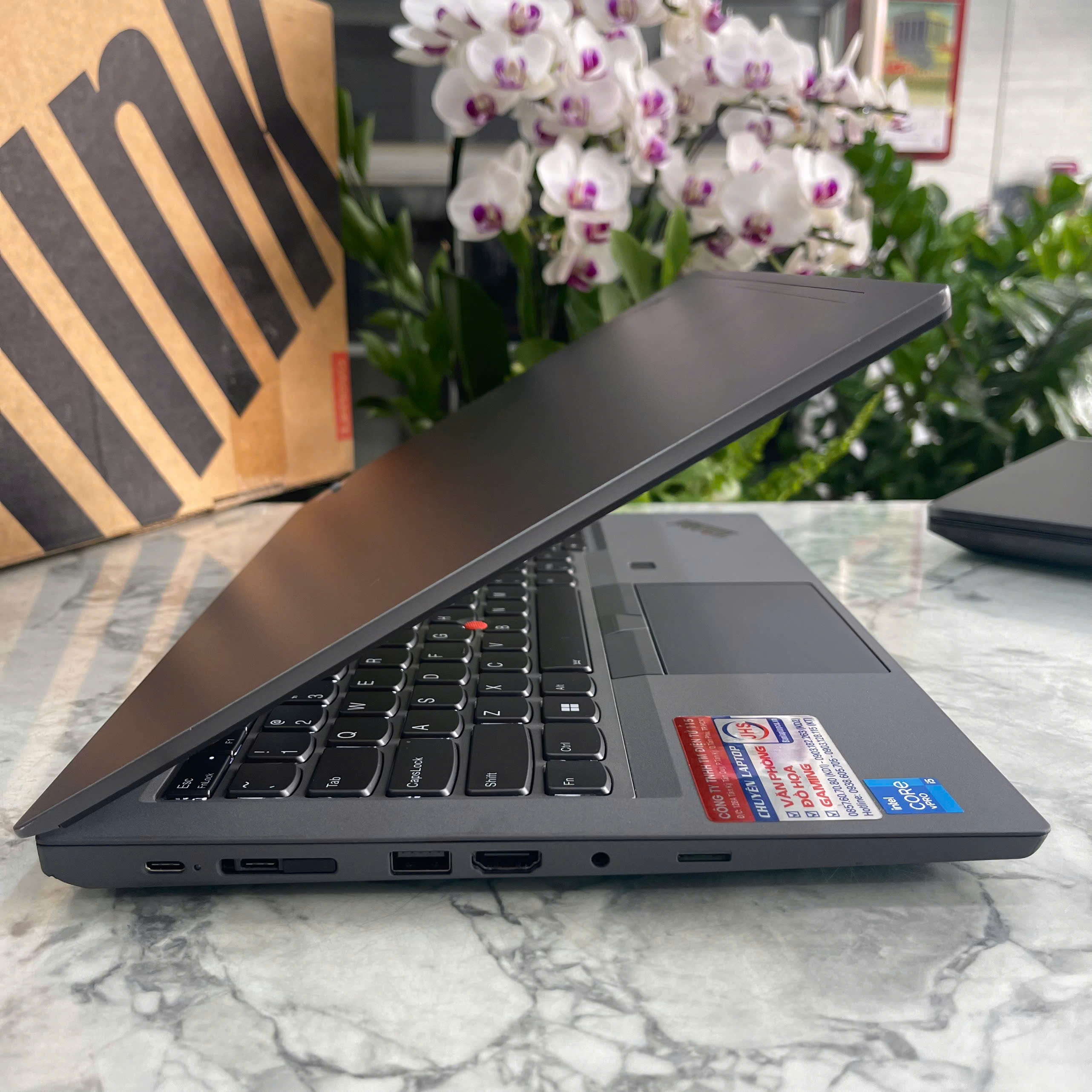 Lenovo ThinkPad T14 Gen 2 Máy Like New  Core I5-1145G7 RAM 16GB SSD 256GB MÀN HÌNH : 14 Inch FullHD Touch 