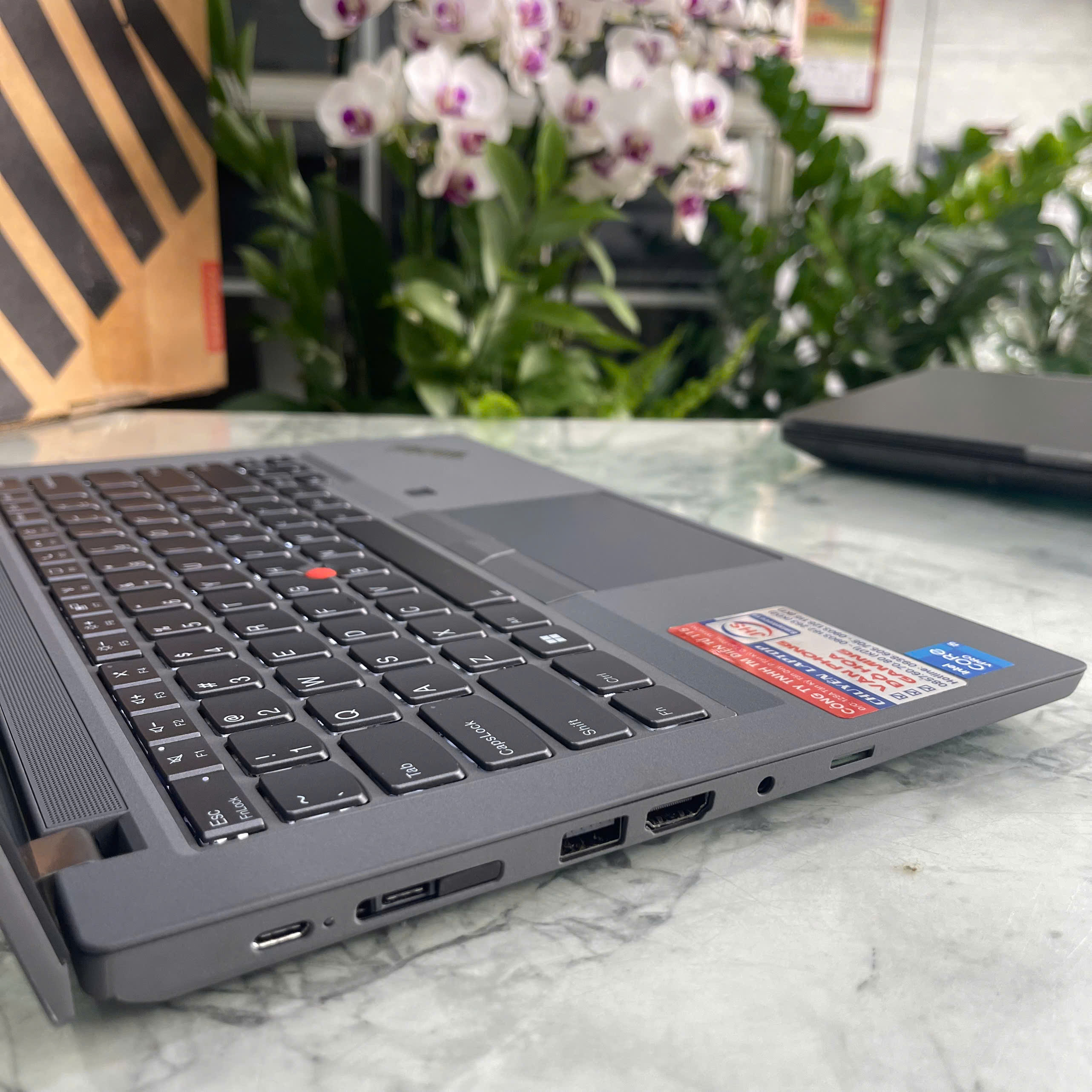Lenovo ThinkPad T14 Gen 2 Máy Like New  Core I5-1145G7 RAM 16GB SSD 256GB MÀN HÌNH : 14 Inch FullHD Touch 