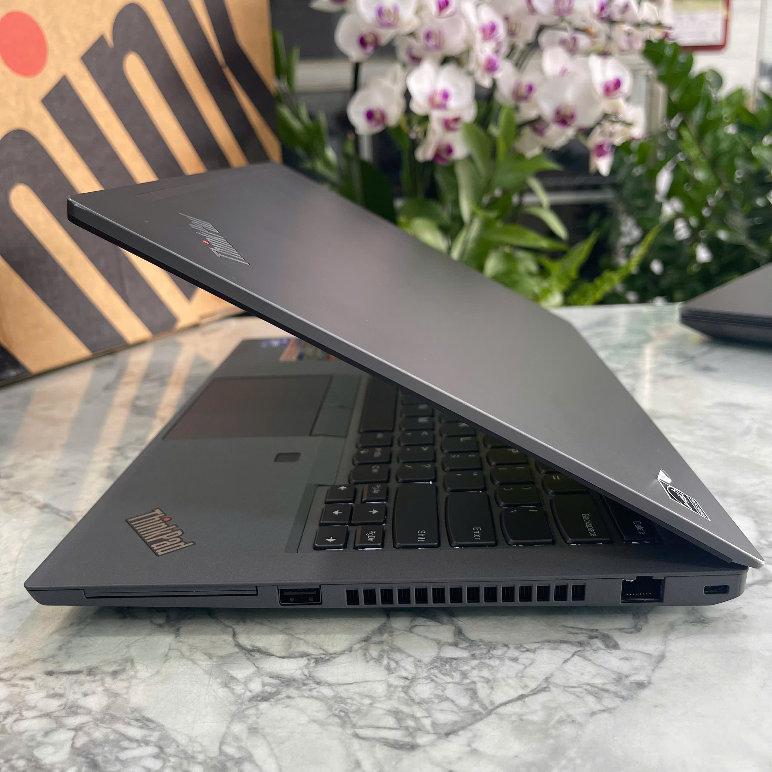 Lenovo ThinkPad T14 Gen 2 Máy Like New  Core I5-1145G7 RAM 16GB SSD 256GB MÀN HÌNH : 14 Inch FullHD Touch 