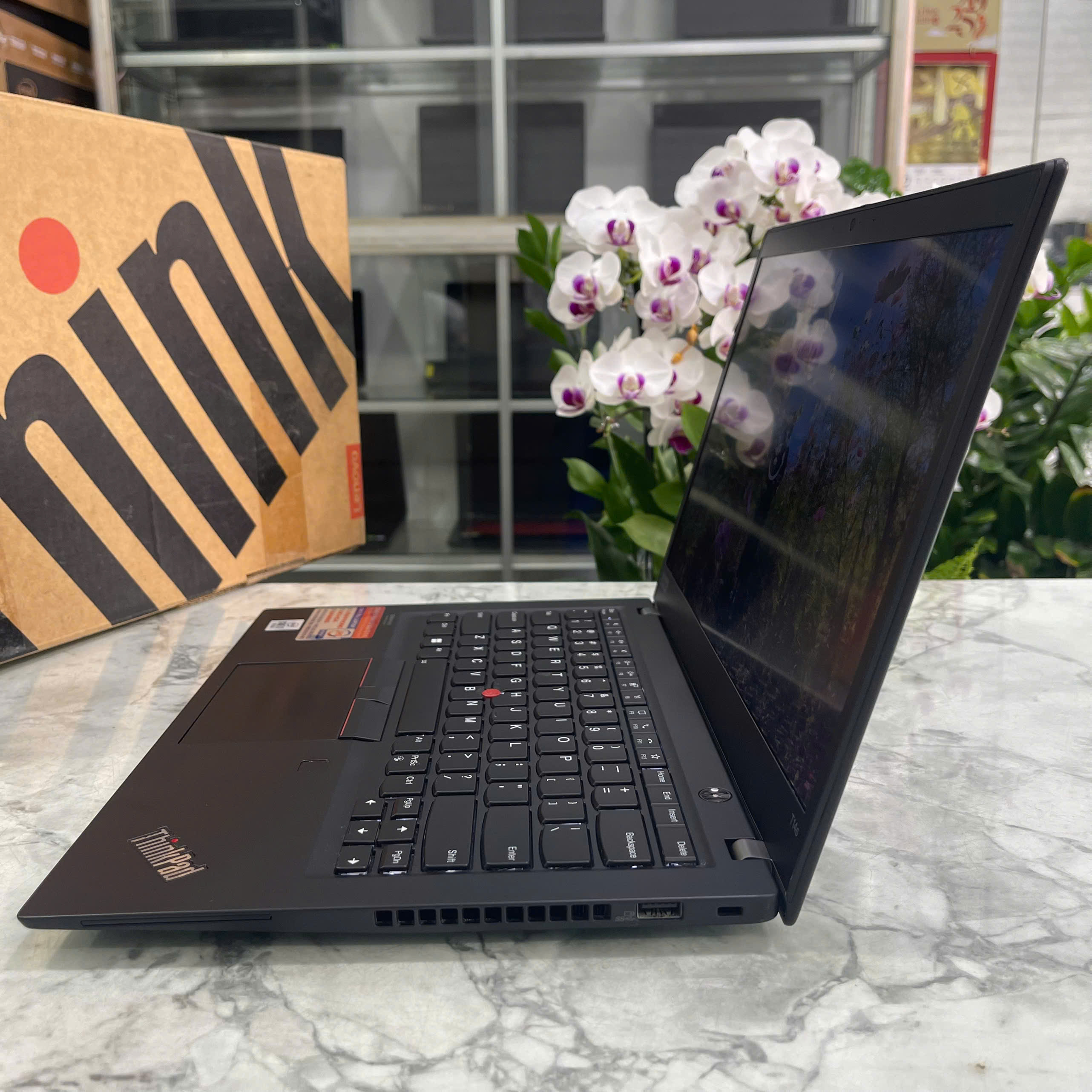 Lenovo Thinkpad T14s Gen 1  CORE I7 -10610U RAM 16GB SSD 256GB MÀN HÌNH : 14.0 Inch FHD IPS