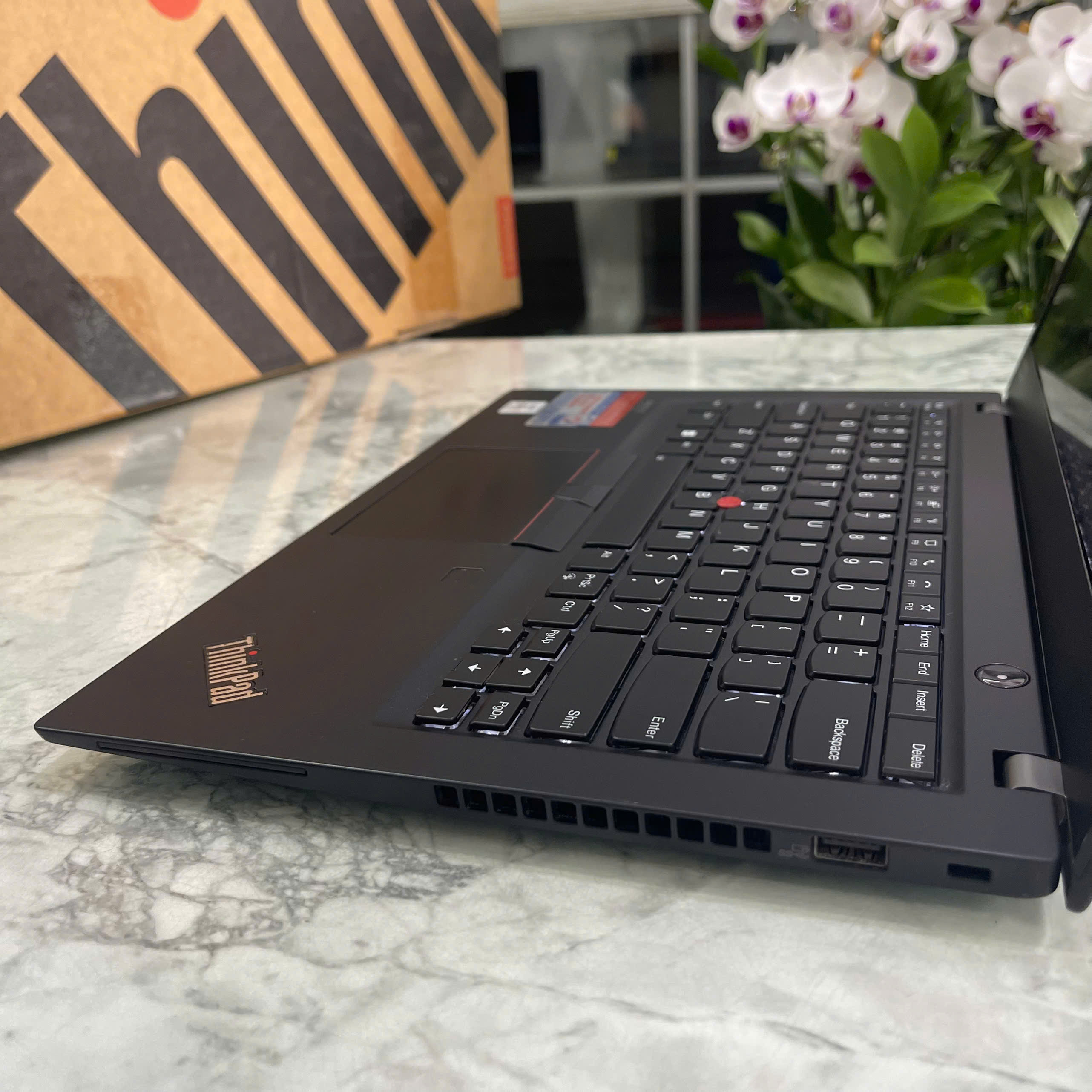 Lenovo Thinkpad T14s Gen 1  CORE I7 -10610U RAM 16GB SSD 256GB MÀN HÌNH : 14.0 Inch FHD IPS