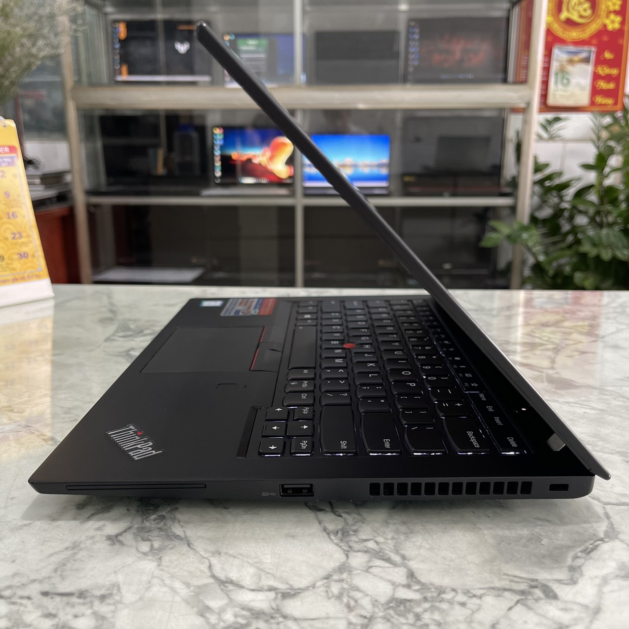 Lenovo ThinkPad T480 Core I7-8550U Ram 16gb Ssd 256gb    Màn Hình 14.0''Inch FHD IPS