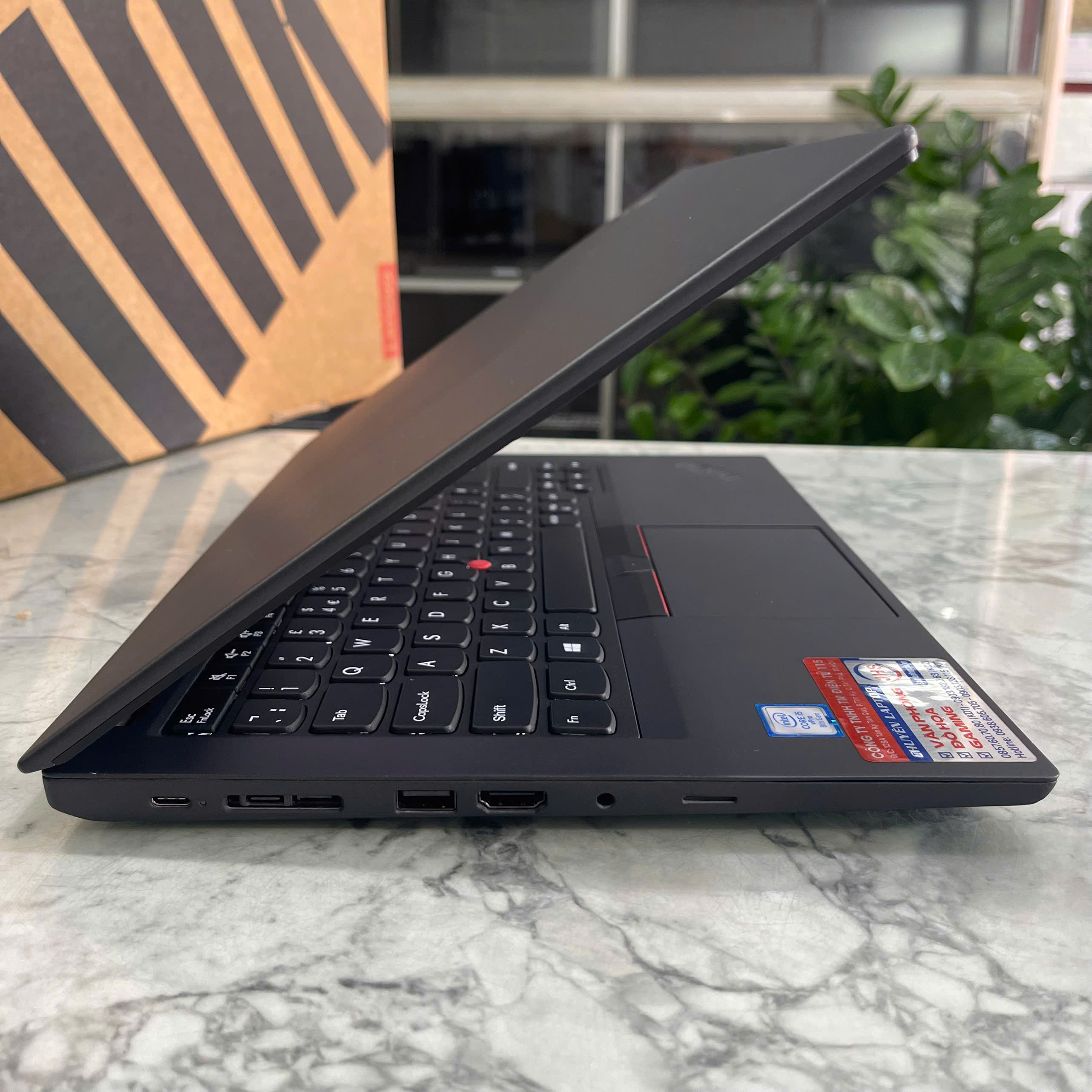Lenovo ThinkPad T490 Core I5-8365U Ram 16GB Ssd 256GB Màn Hình : 14.0 Inch FHD IPS