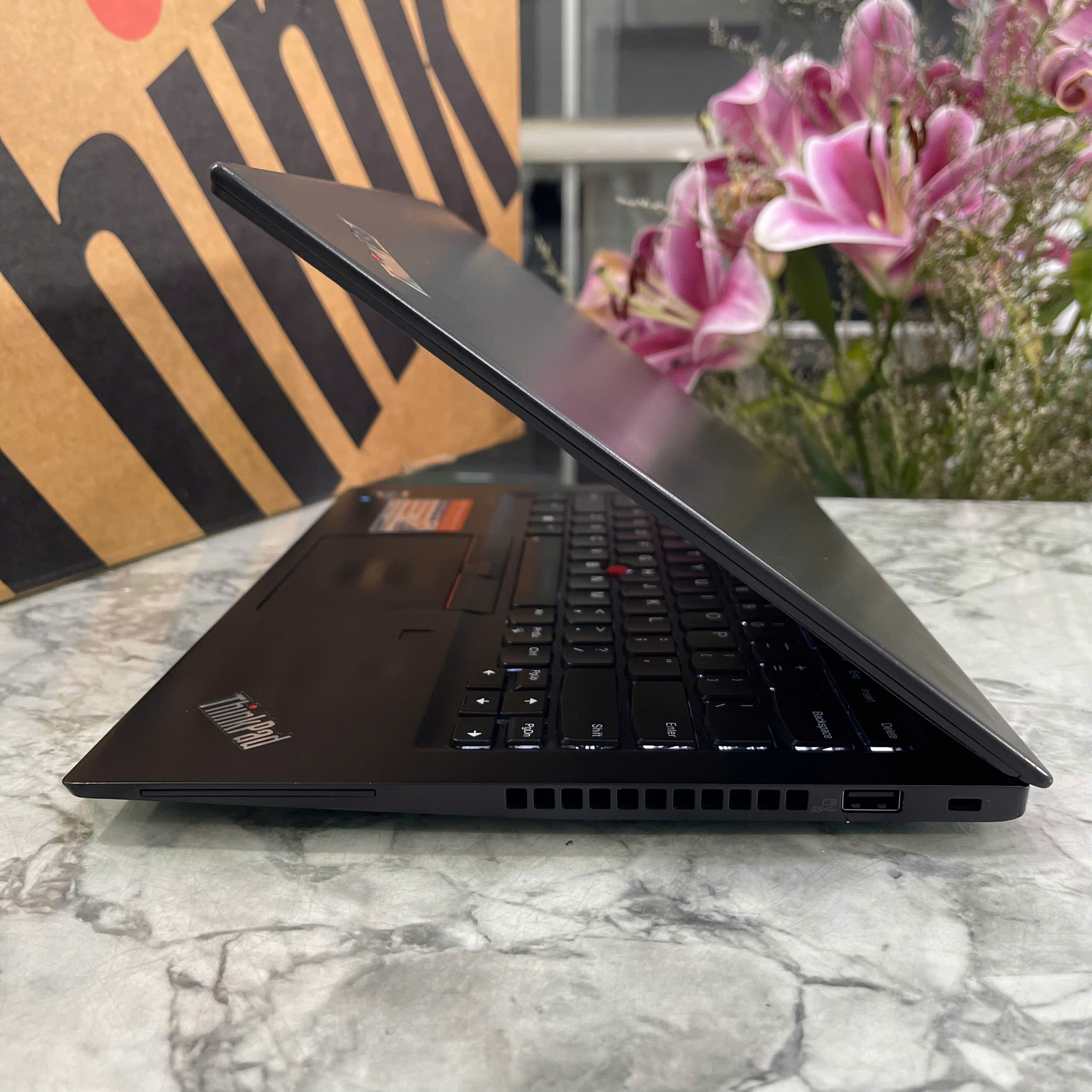 Lenovo ThinkPad T490S Core I7 8665U Ram 16GB Ssd 256GB Màn Hình : 14.0 Inch FHD IPS