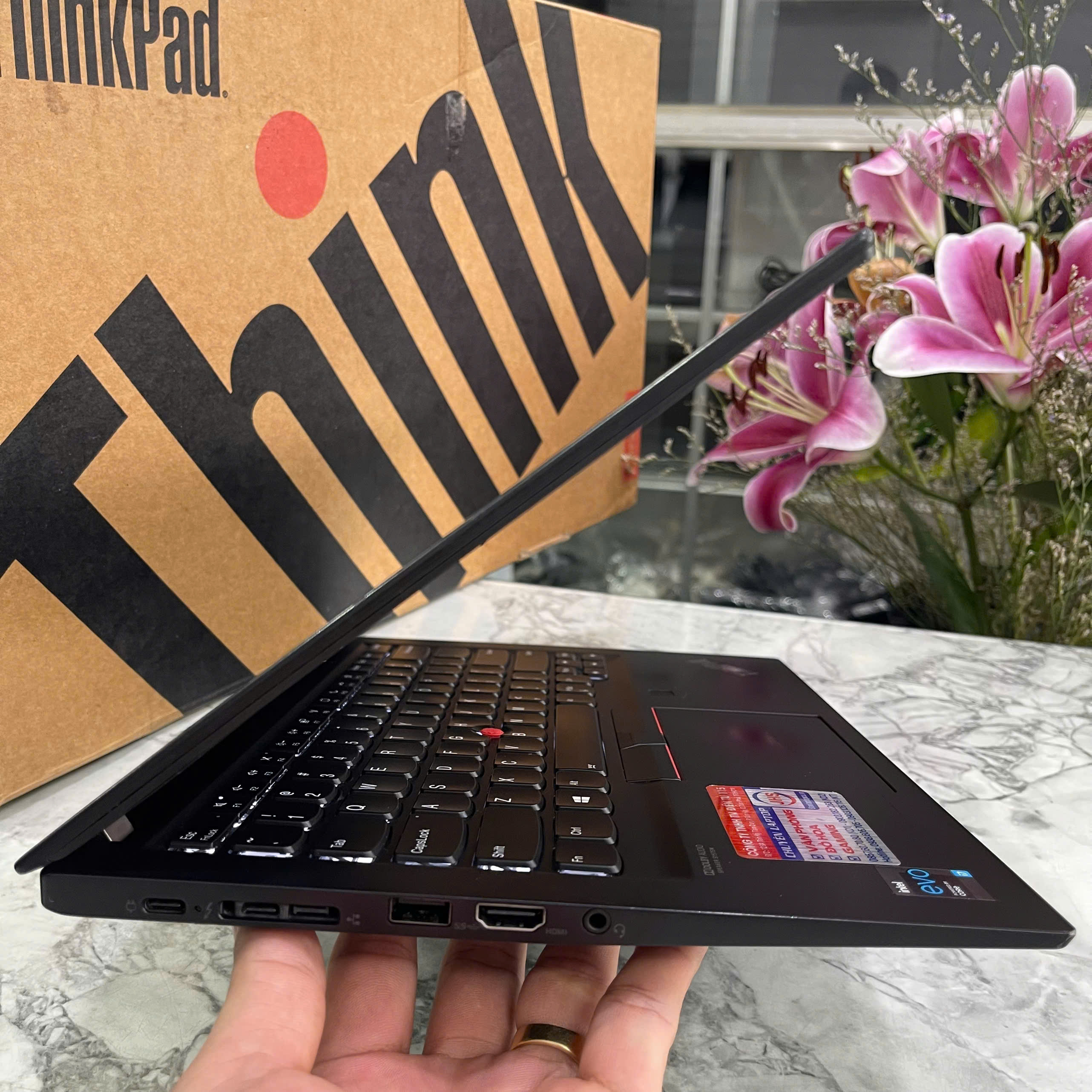 Lenovo ThinkPad T490S Core I7 8665U Ram 16GB Ssd 256GB Màn Hình : 14.0 Inch FHD IPS