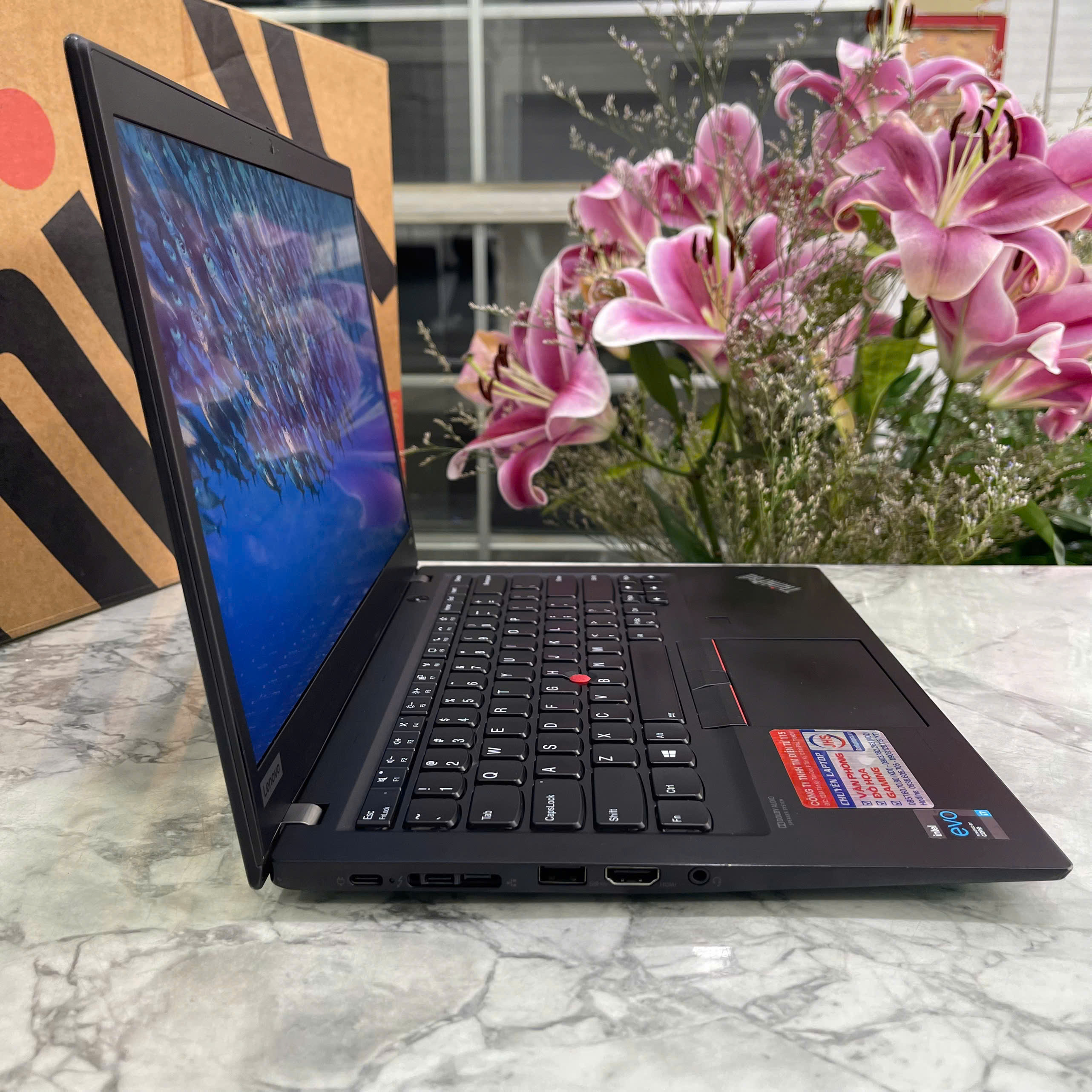 Lenovo ThinkPad T490S Core I7 8665U Ram 16GB Ssd 256GB Màn Hình : 14.0 Inch FHD IPS