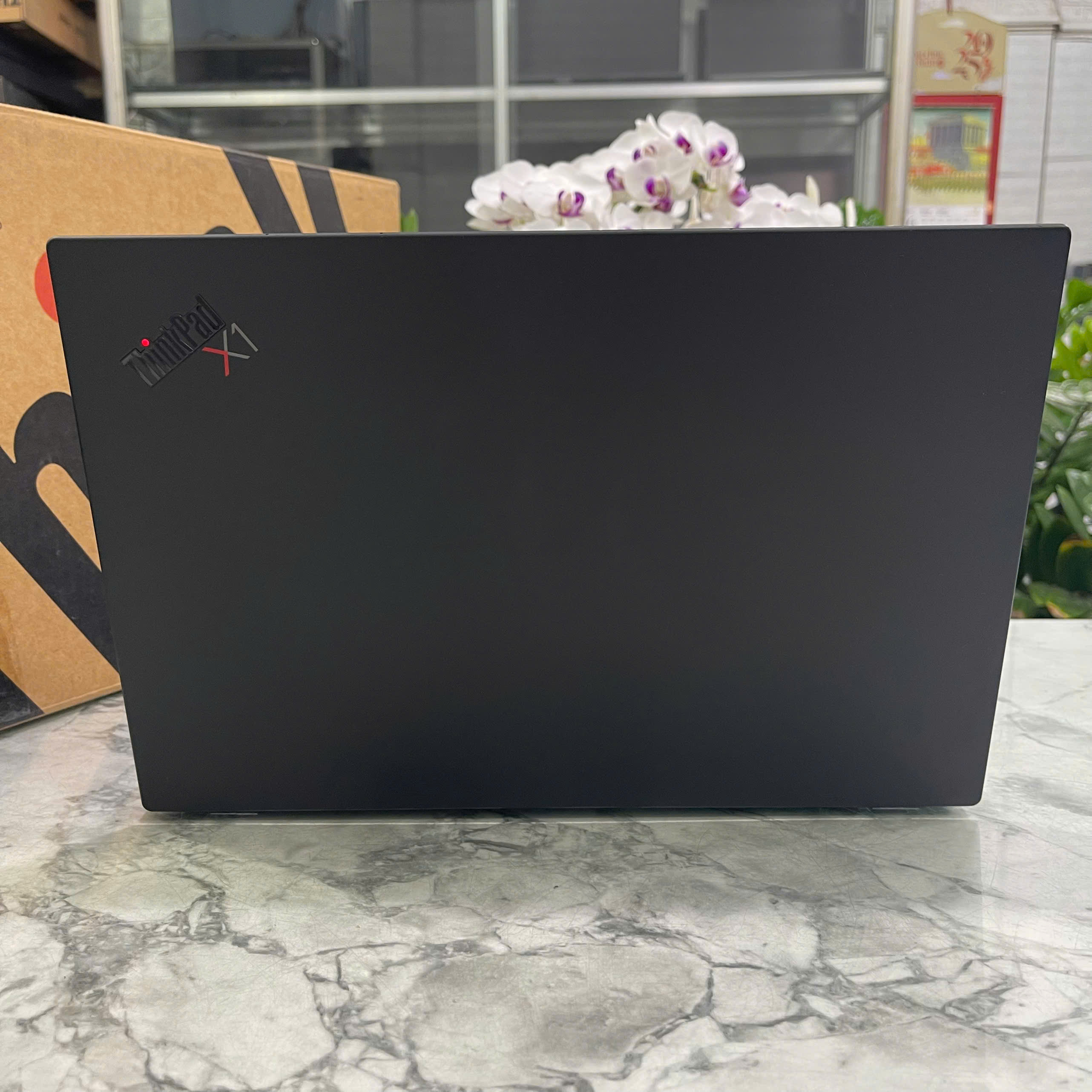Lenovo Thinkpad X1 Carbon Gen 8 Máy Like New  Core I5-10210U RAM 16GB SSD 256GB MÀN HÌNH : 14 Inch IPS