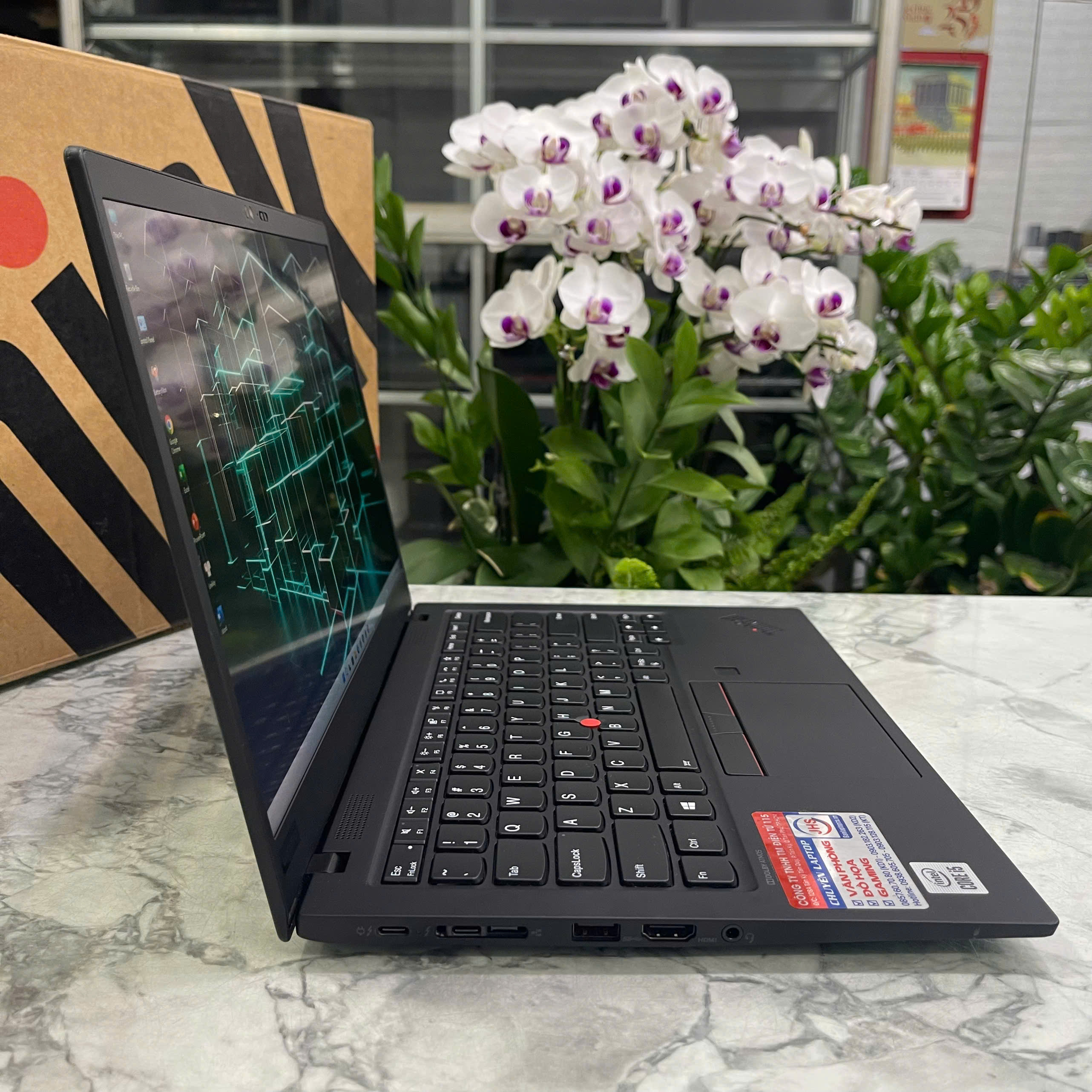 Lenovo Thinkpad X1 Carbon Gen 8 Máy Like New  Core I5-10210U RAM 16GB SSD 256GB MÀN HÌNH : 14 Inch IPS