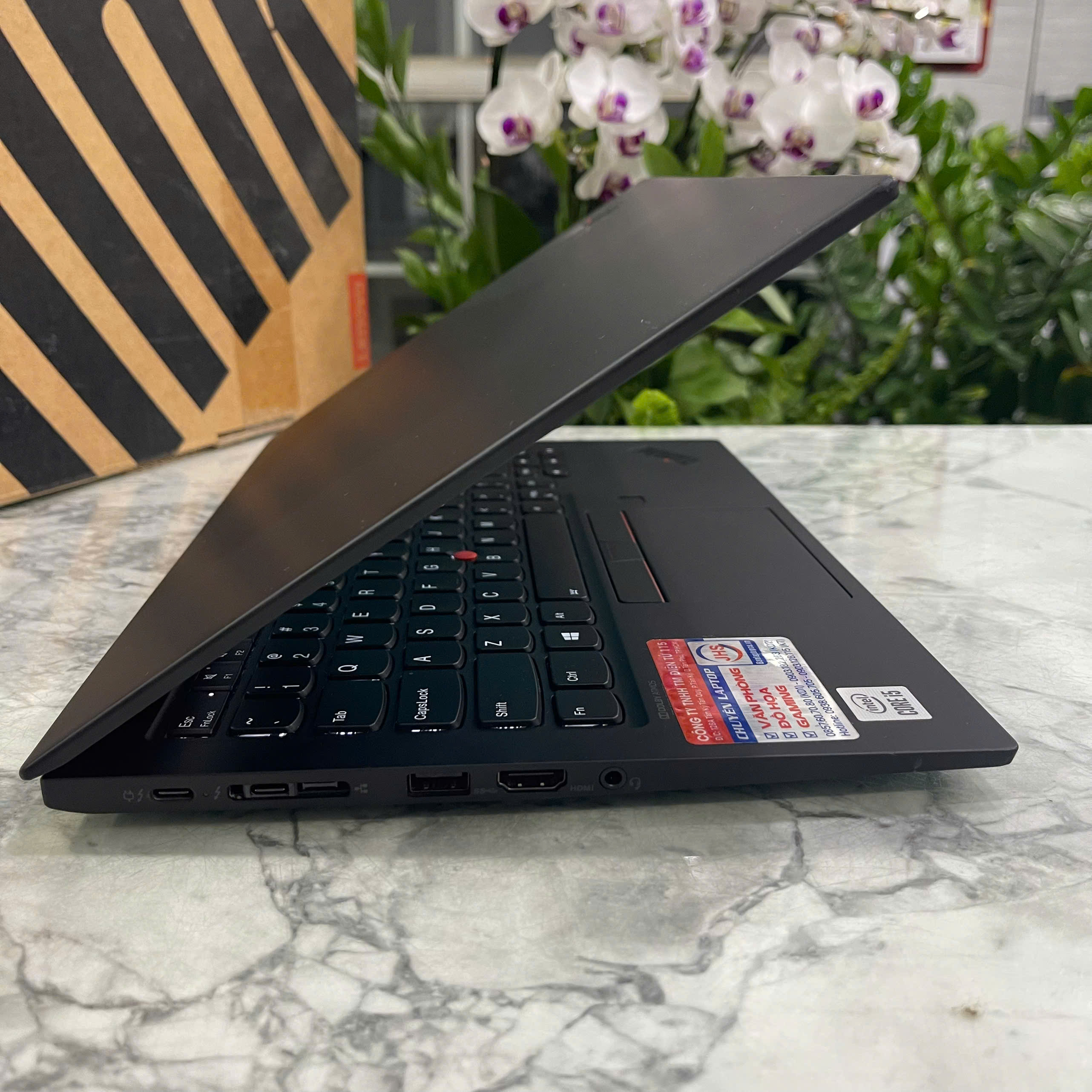 Lenovo Thinkpad X1 Carbon Gen 8 Máy Like New  Core I5-10210U RAM 16GB SSD 256GB MÀN HÌNH : 14 Inch IPS
