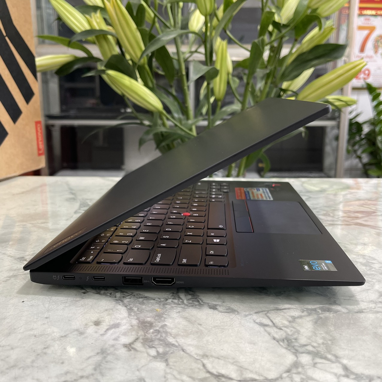 Lenovo ThinkPad X1 Carbon Gen 9 Máy Like New  Core I7-1185G7  SSD 1.000 GB RAM 16GB Màn Hình 14..0''Inch IPS Touch 