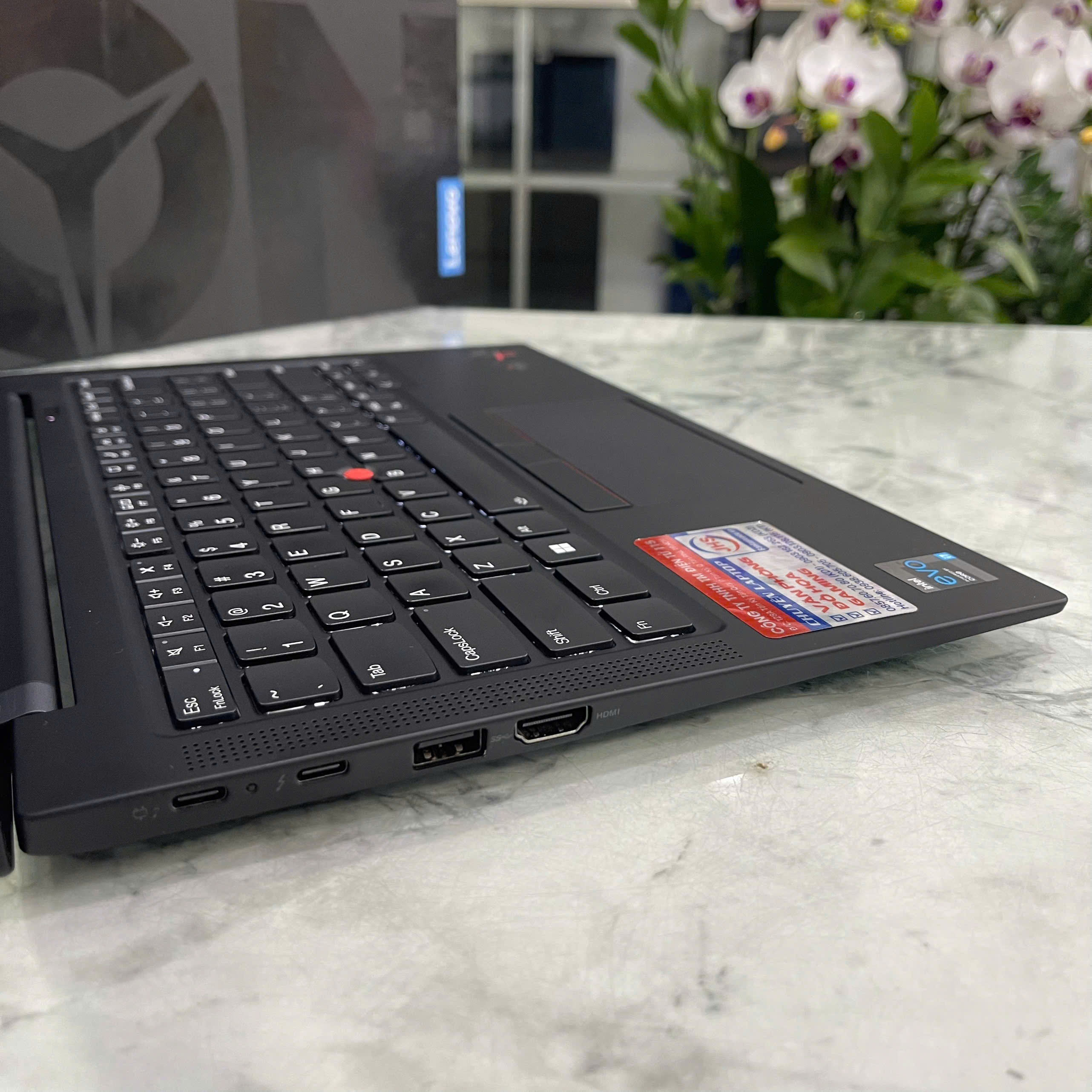 Lenovo ThinkPad X1 Carbon Gen 9 Máy Like New  Core I7-1185G7 RAM 32GB SSD 512GB Màn Hình 14..0''Inch FHD IPS