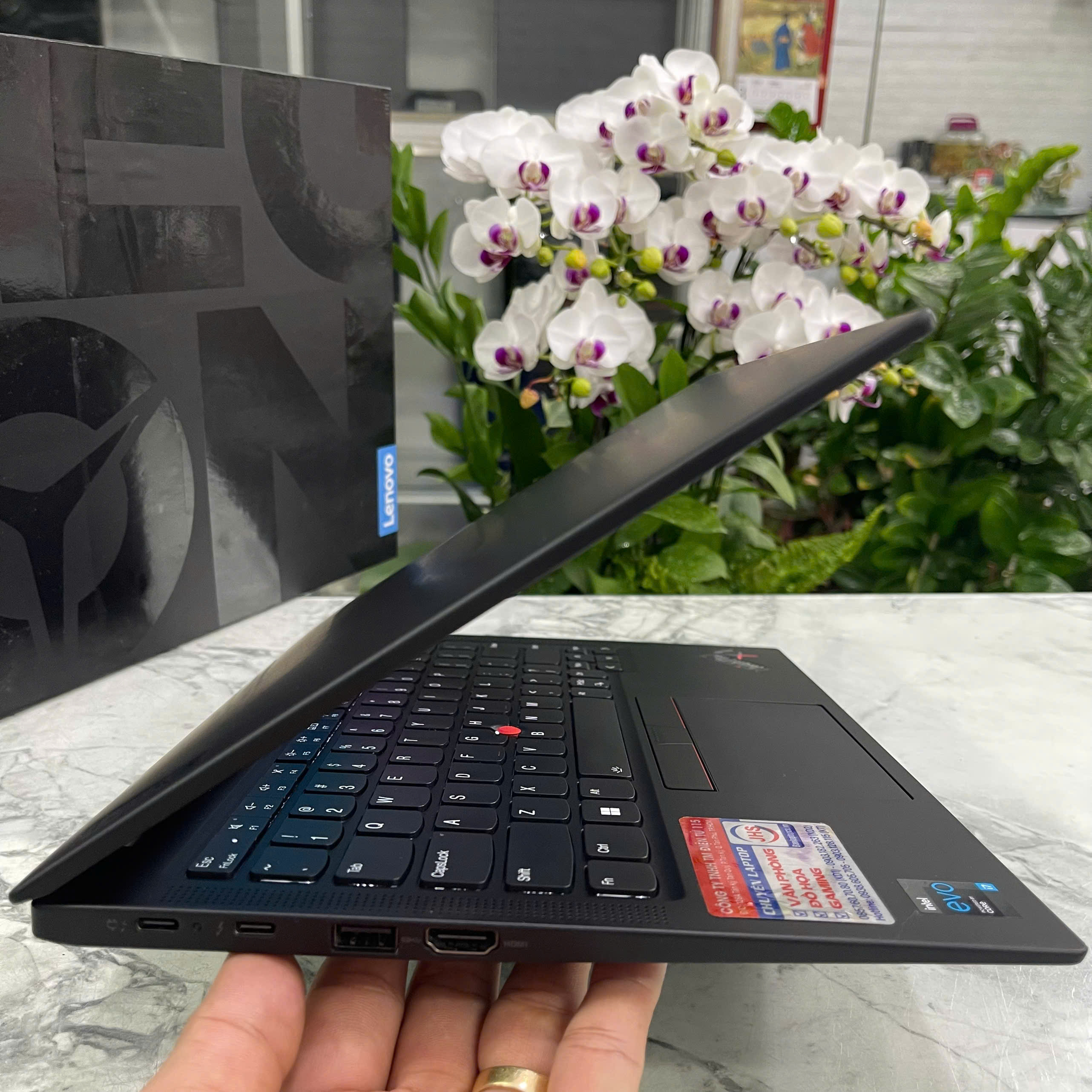 Lenovo ThinkPad X1 Carbon Gen 9 Máy Like New  Core I7-1185G7 RAM 32GB SSD 512GB Màn Hình 14..0''Inch FHD IPS