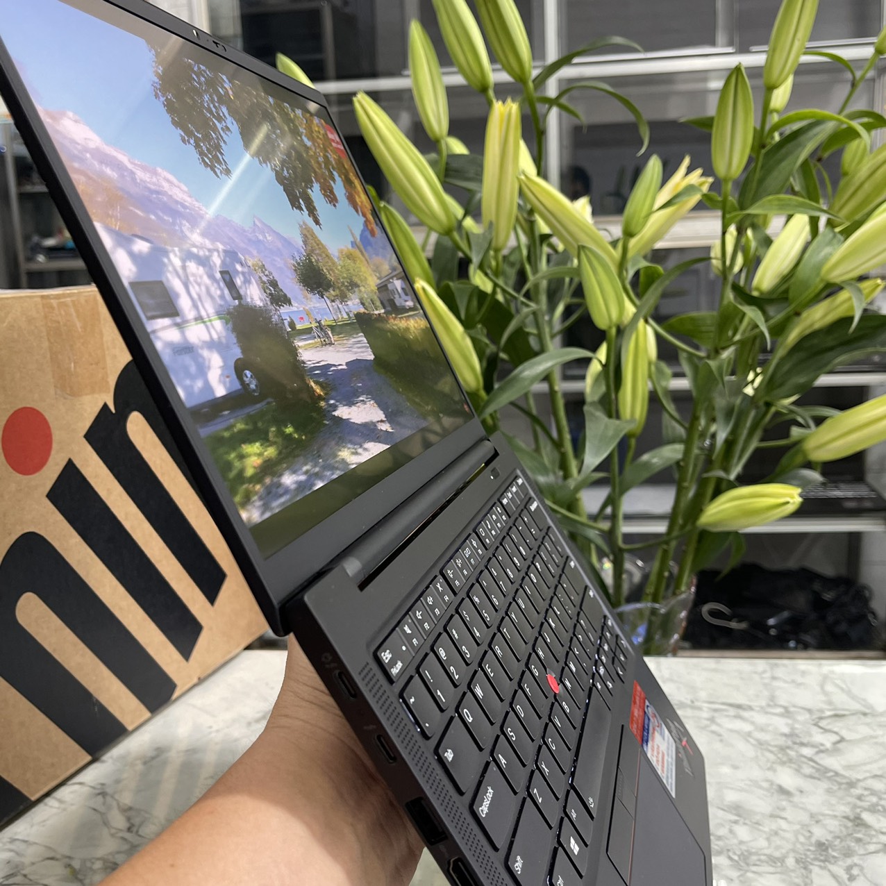Lenovo ThinkPad X1 Carbon Gen 9 Máy Like New  Core I7-1185G7  SSD 1.000 GB RAM 16GB Màn Hình 14..0''Inch IPS Touch 