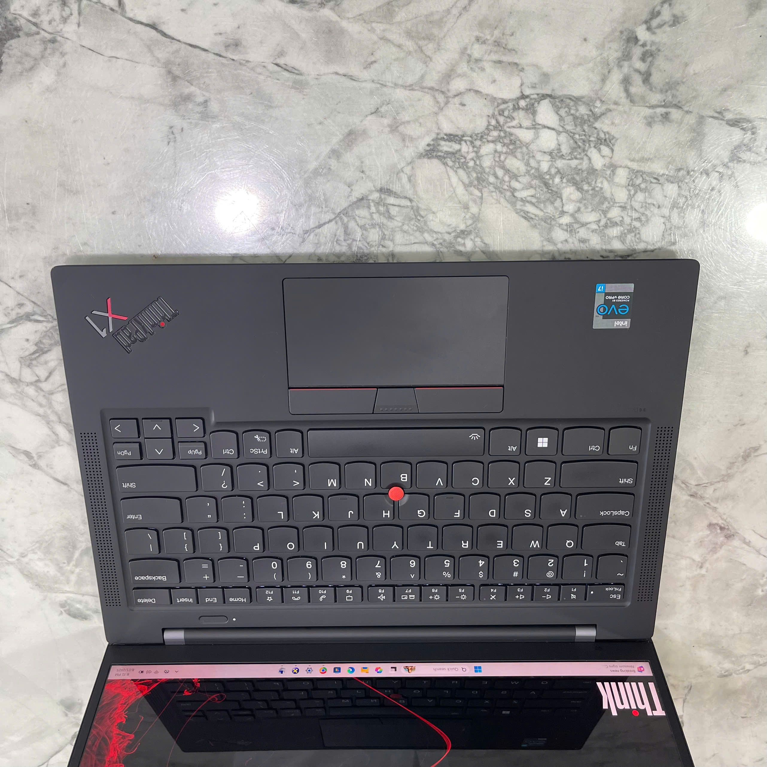 Lenovo ThinkPad X1 Carbon Gen 9 Máy Like New  Core I7-1185G7 RAM 32GB SSD 512gb Màn Hình 14..0''Inch 4K 