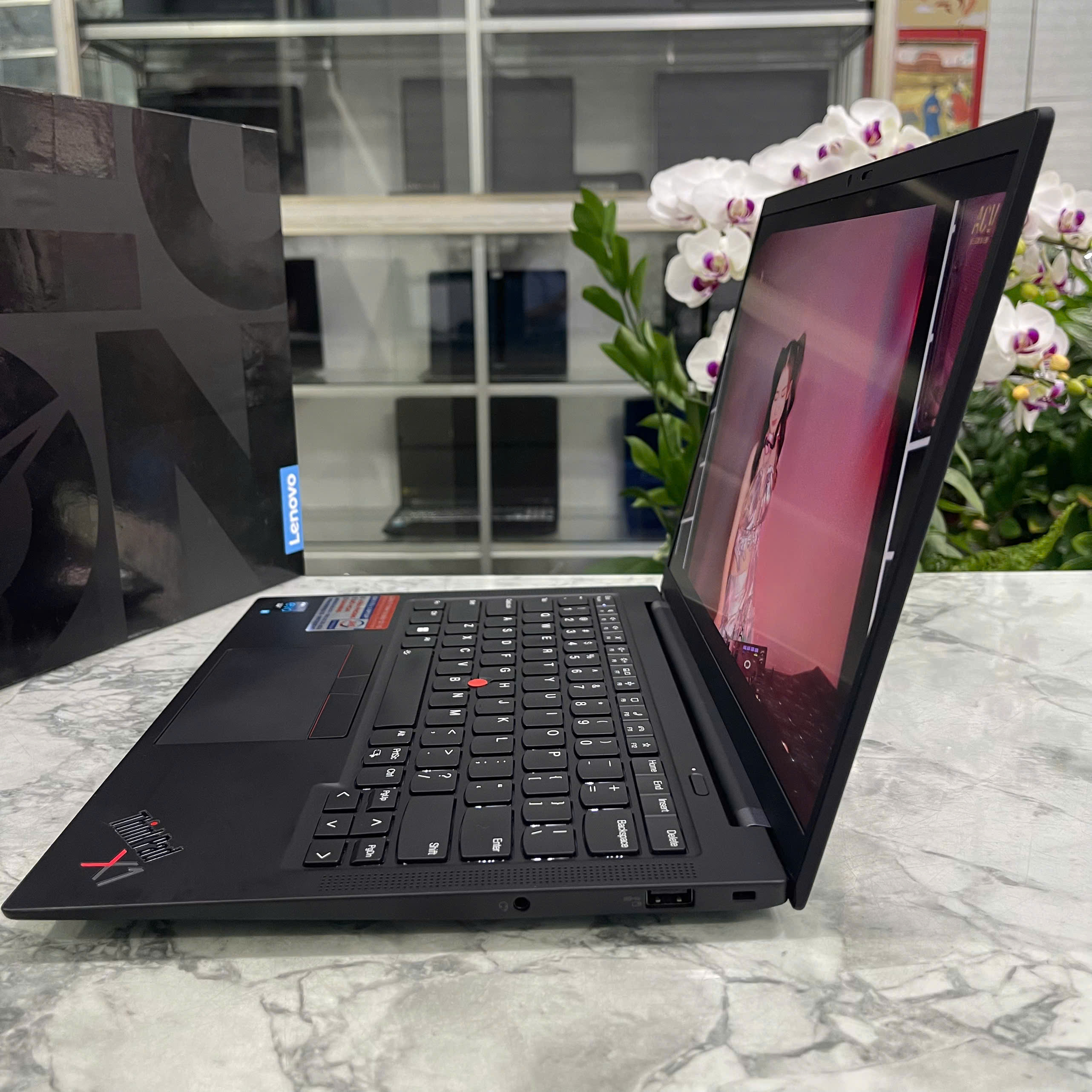Lenovo ThinkPad X1 Carbon Gen 9 Máy Like New  Core I7-1185G7 RAM 32GB SSD 512GB Màn Hình 14..0''Inch FHD IPS