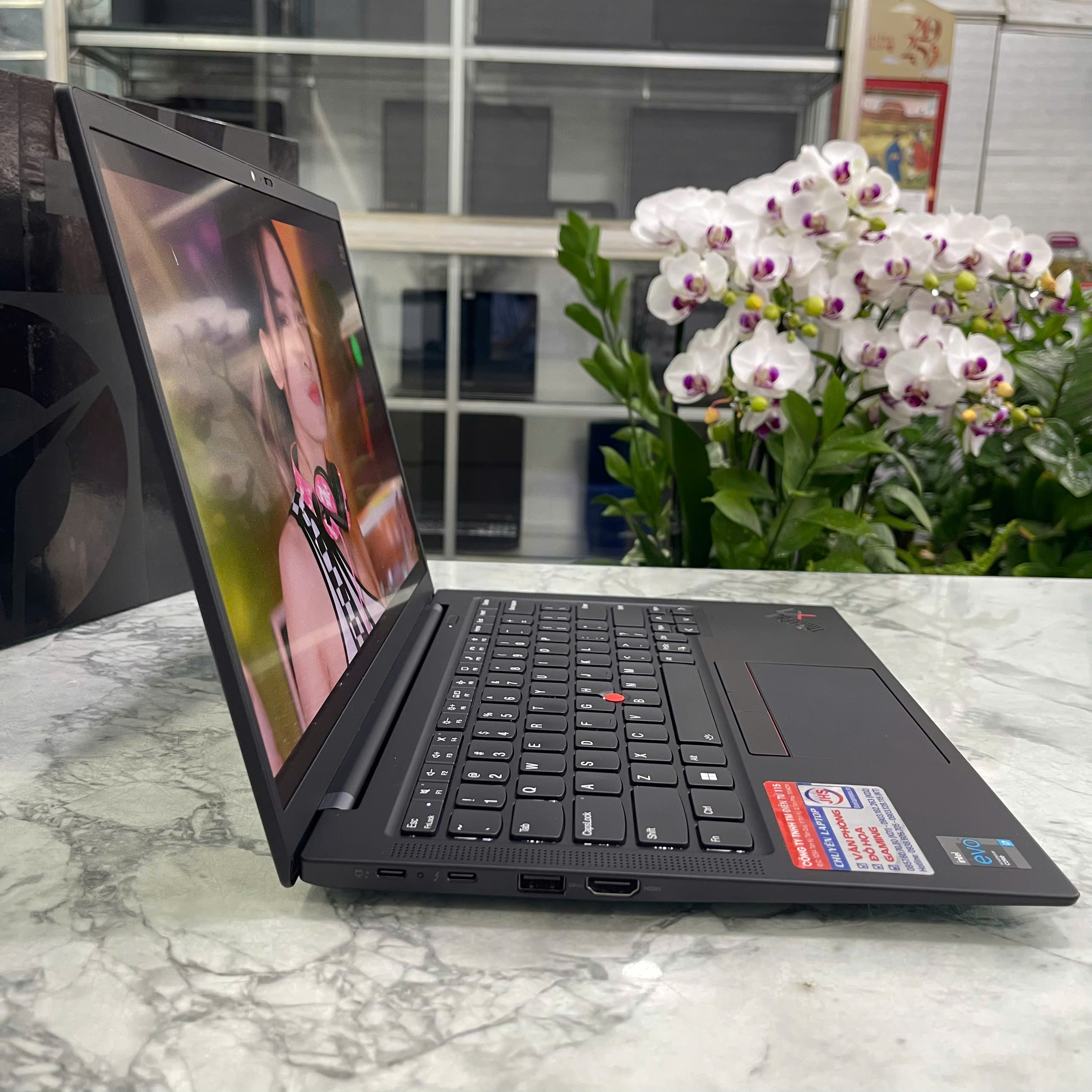 Lenovo ThinkPad X1 Carbon Gen 9 Máy Like New  Core I7-1185G7 RAM 32GB SSD 512GB Màn Hình 14..0''Inch FHD IPS