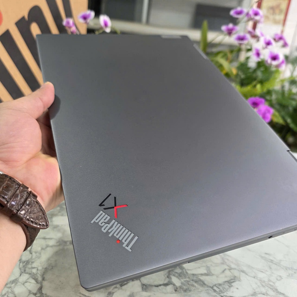 Lenovo ThinkPad X1 Yoga Gen 8 CORE I7-1355U RAM 16GB SSD 512GB MÀN HÌNH : 14″ WUXGA IPS, Touch Xoay Gập 360º 100%sRGB