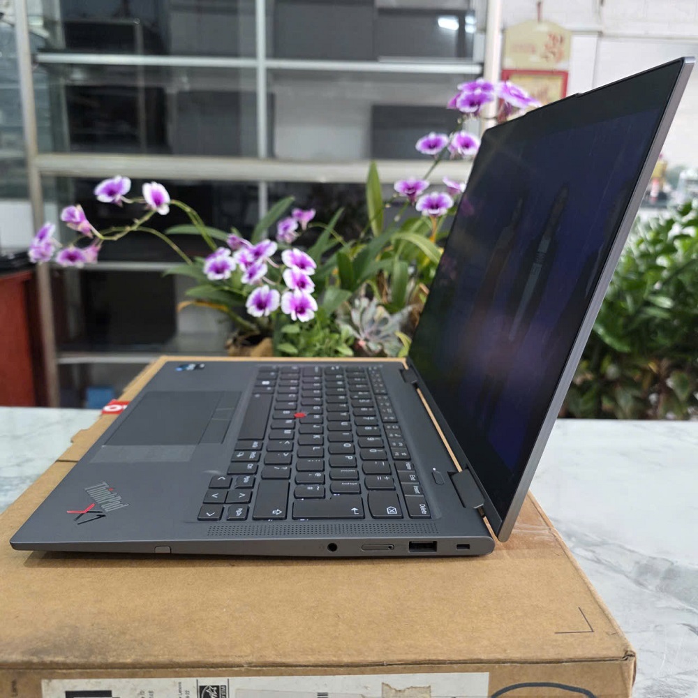Lenovo ThinkPad X1 Yoga Gen 8 CORE I7-1355U RAM 16GB SSD 512GB MÀN HÌNH : 14″ WUXGA IPS, Touch Xoay Gập 360º 100%sRGB