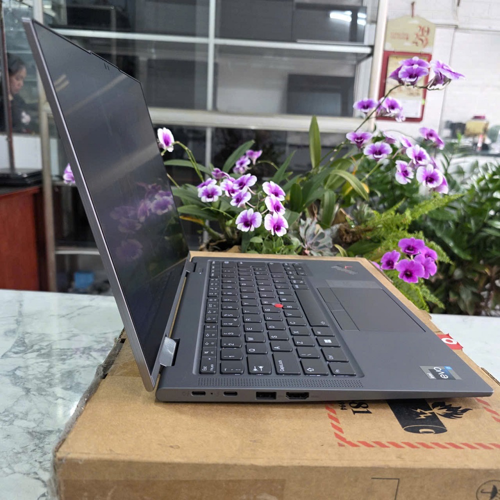 Lenovo ThinkPad X1 Yoga Gen 8 CORE I7-1355U RAM 16GB SSD 512GB MÀN HÌNH : 14″ WUXGA IPS, Touch Xoay Gập 360º 100%sRGB