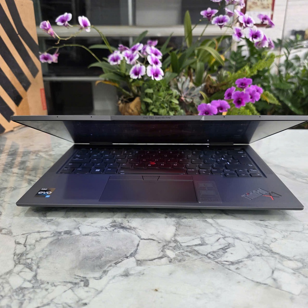 Lenovo ThinkPad X1 Yoga Gen 8 CORE I7-1355U RAM 16GB SSD 512GB MÀN HÌNH : 14″ WUXGA IPS, Touch Xoay Gập 360º 100%sRGB
