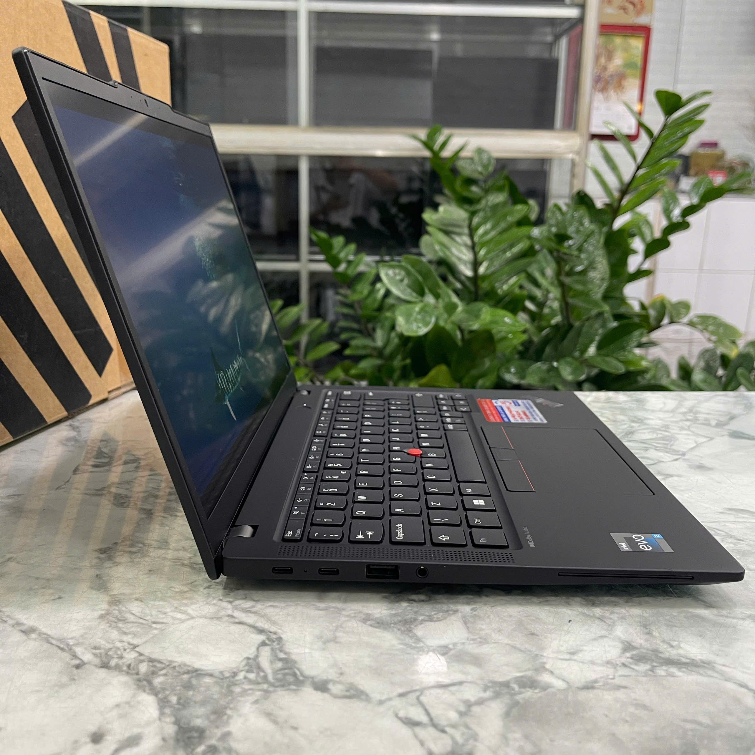 Lenovo ThinkPad X13 Gen 4 Core I5-1335U Ram 8GB Ssd 256GB Màn hình 13" FHD+